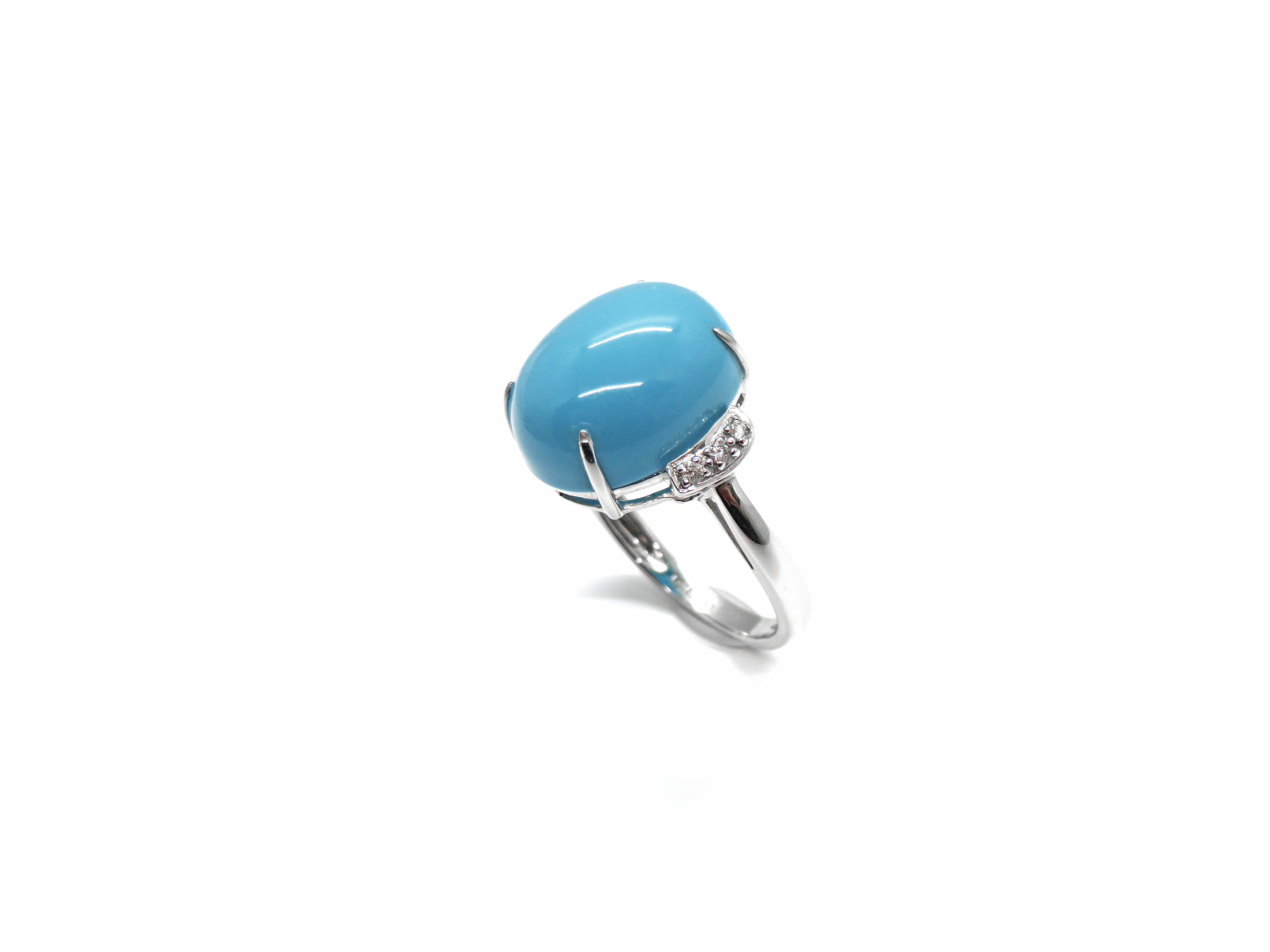 18kt White Gold Cabochon Turquoise and Diamond Fashion Ring