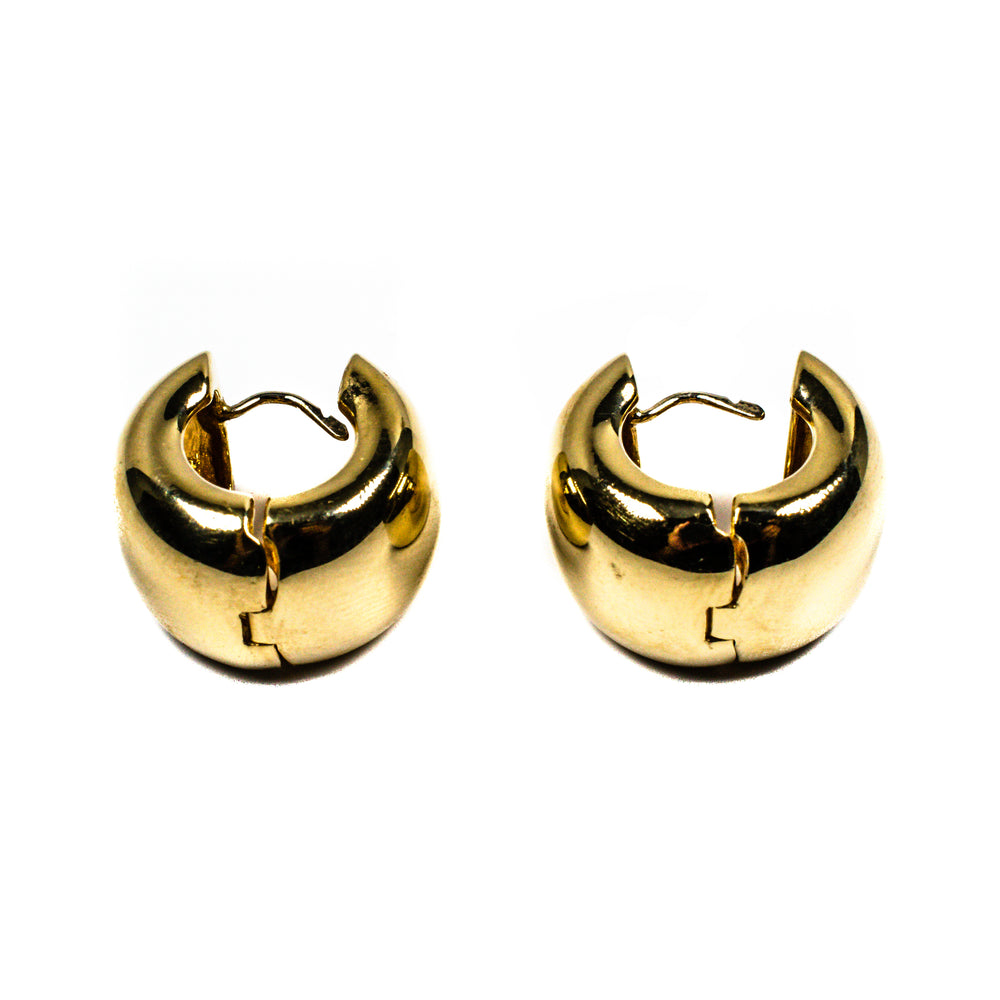 -E- 14kt yg wide huggie hoops