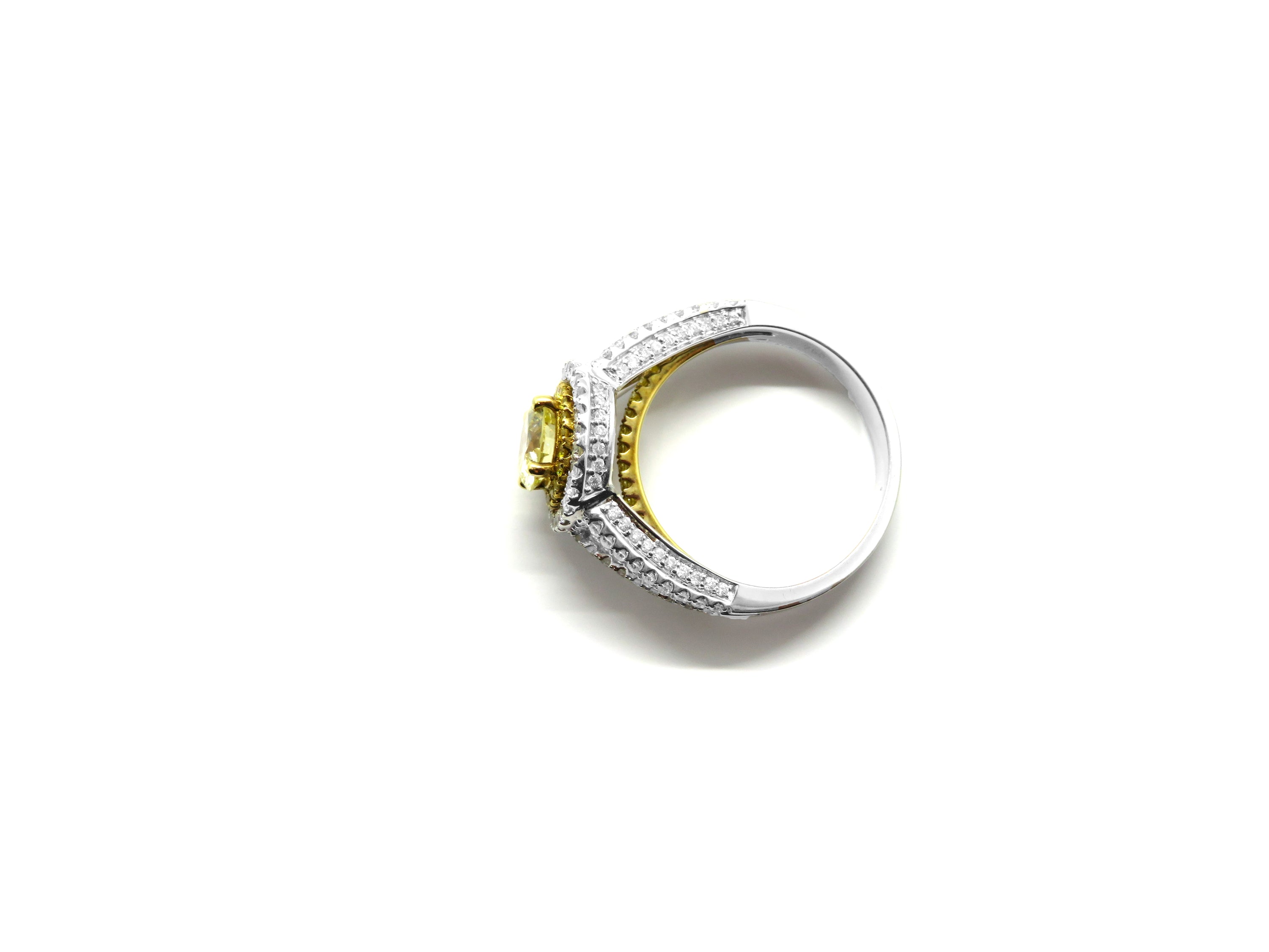 18kt TT ring cs: .91ct W/X-VS1