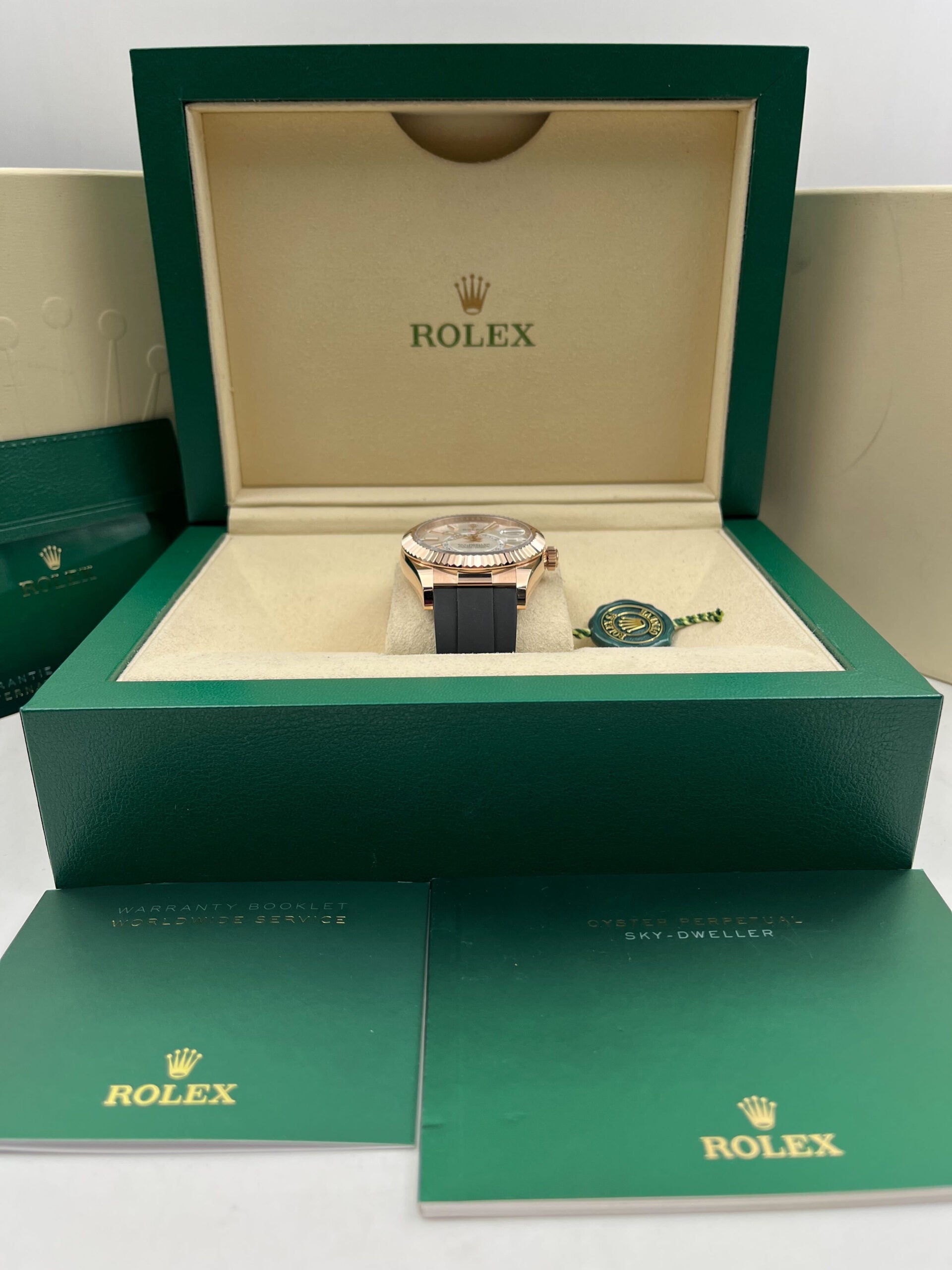 Rolex Sky-Dweller 336235