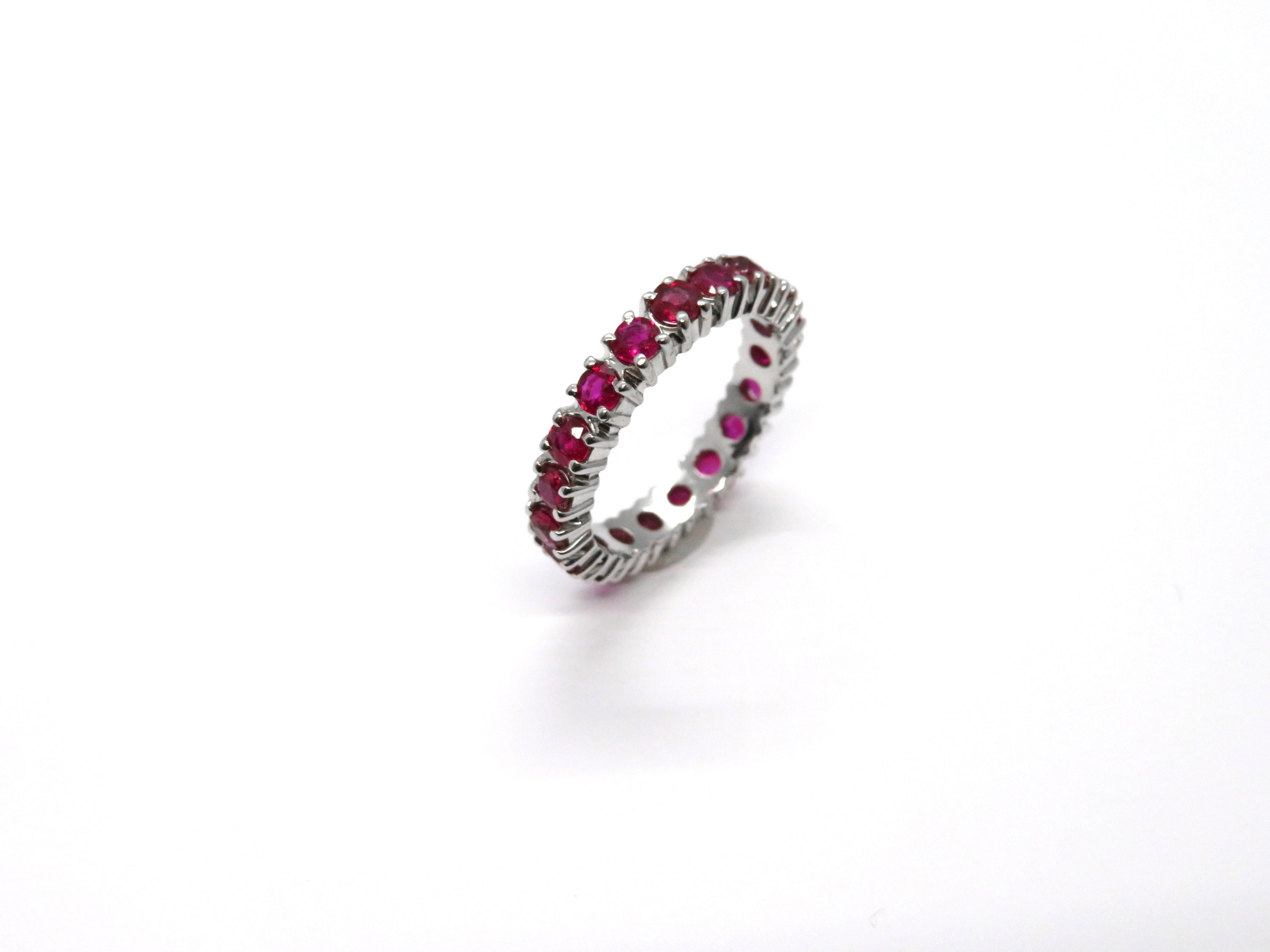 14kt wg 19 rubies eternity ban