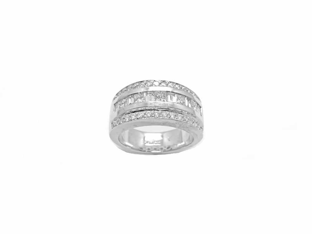 18K White Gold Round & Baguette Diamond Ring Band