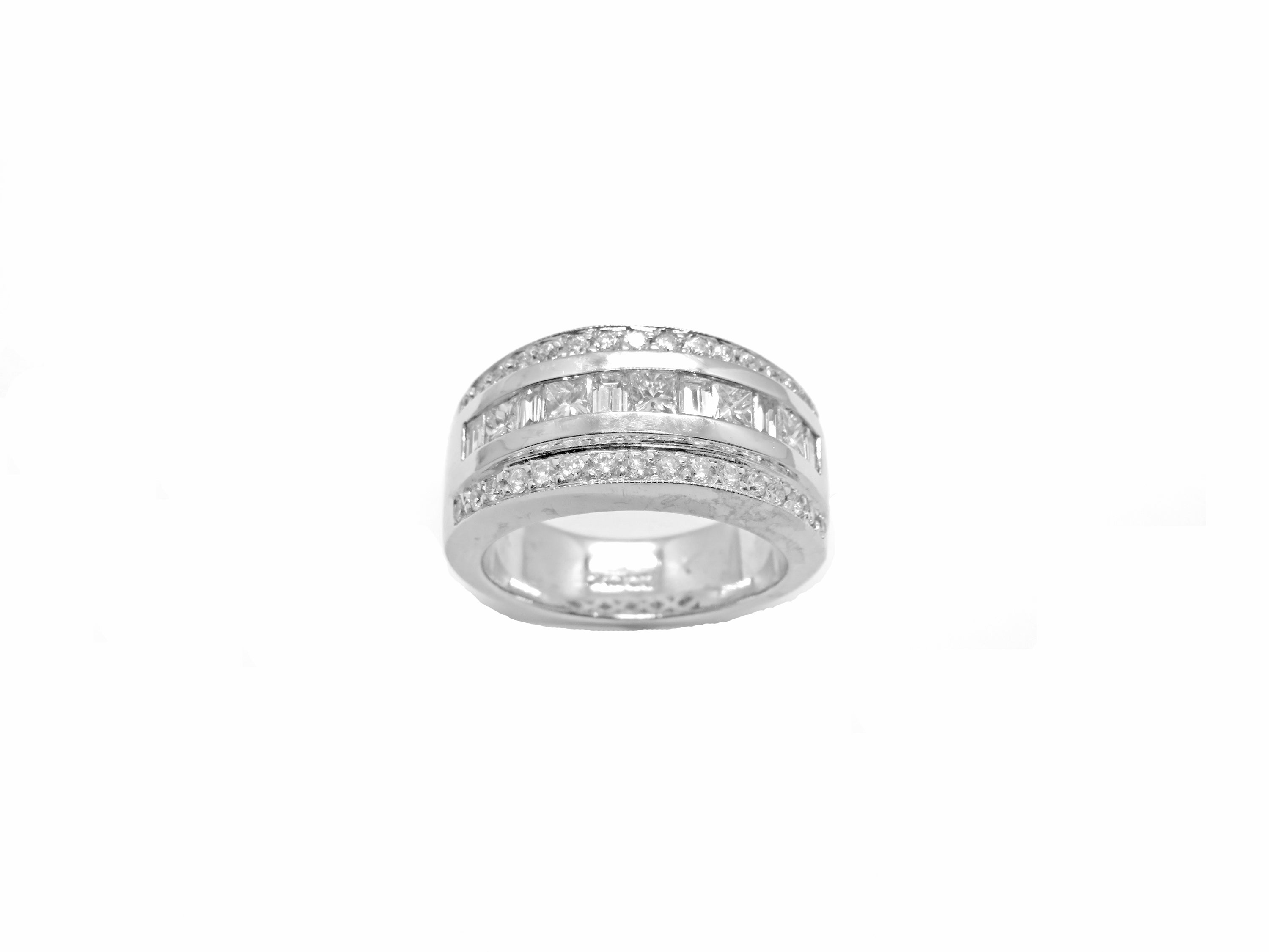18K White Gold Round & Baguette Diamond Ring Band