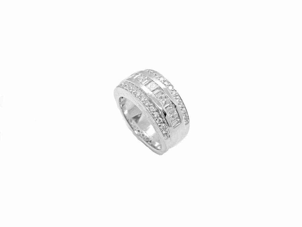 18K White Gold Round & Baguette Diamond Ring Band