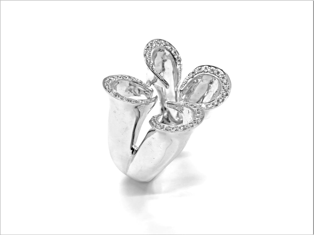 18K White Gold Diamond Open Clover Ring