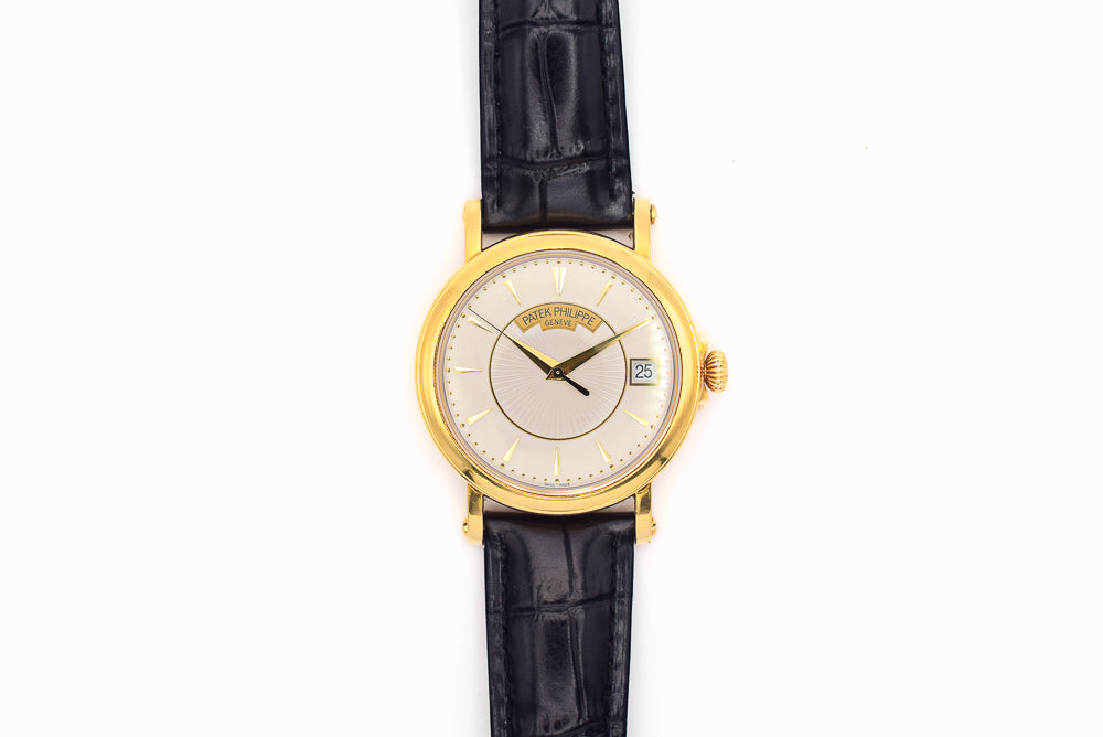 Calatrava Officer's 38mm Yellow Gold Self Winding 5153J-001