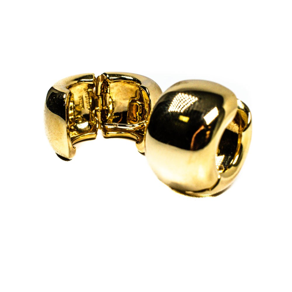 -E- 14kt yg wide huggie hoops