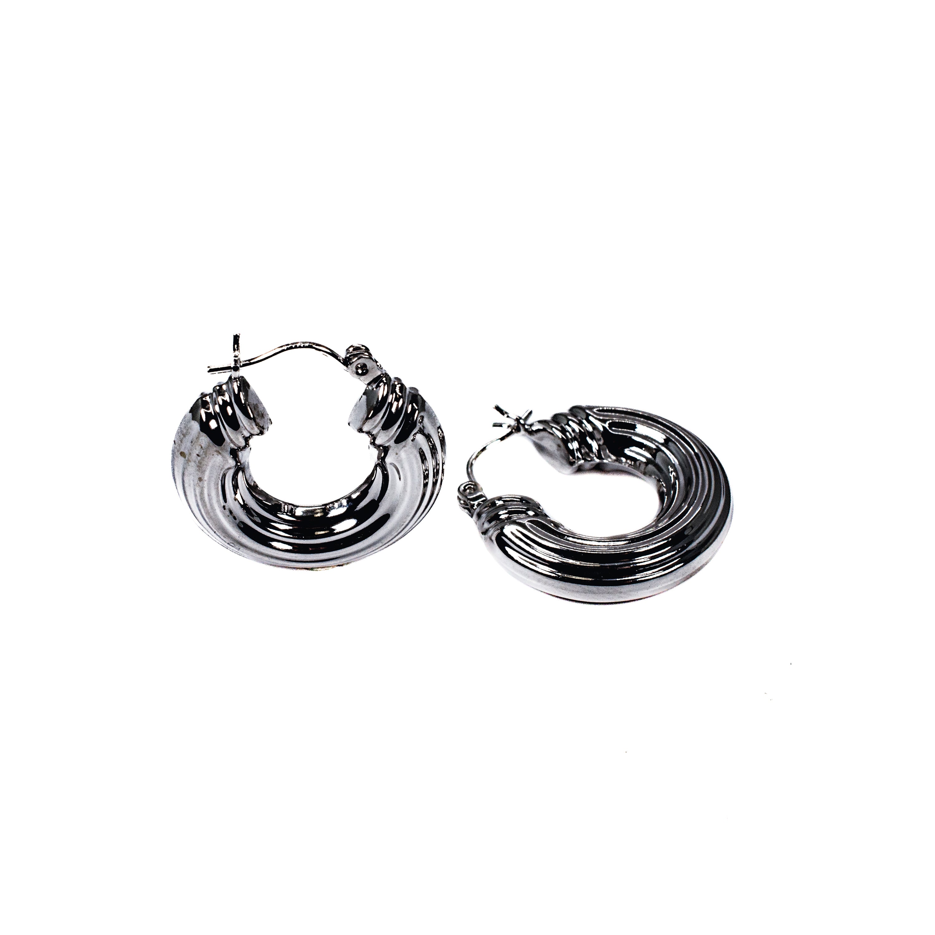 -E- 14kt wg Ribbed Hoops
