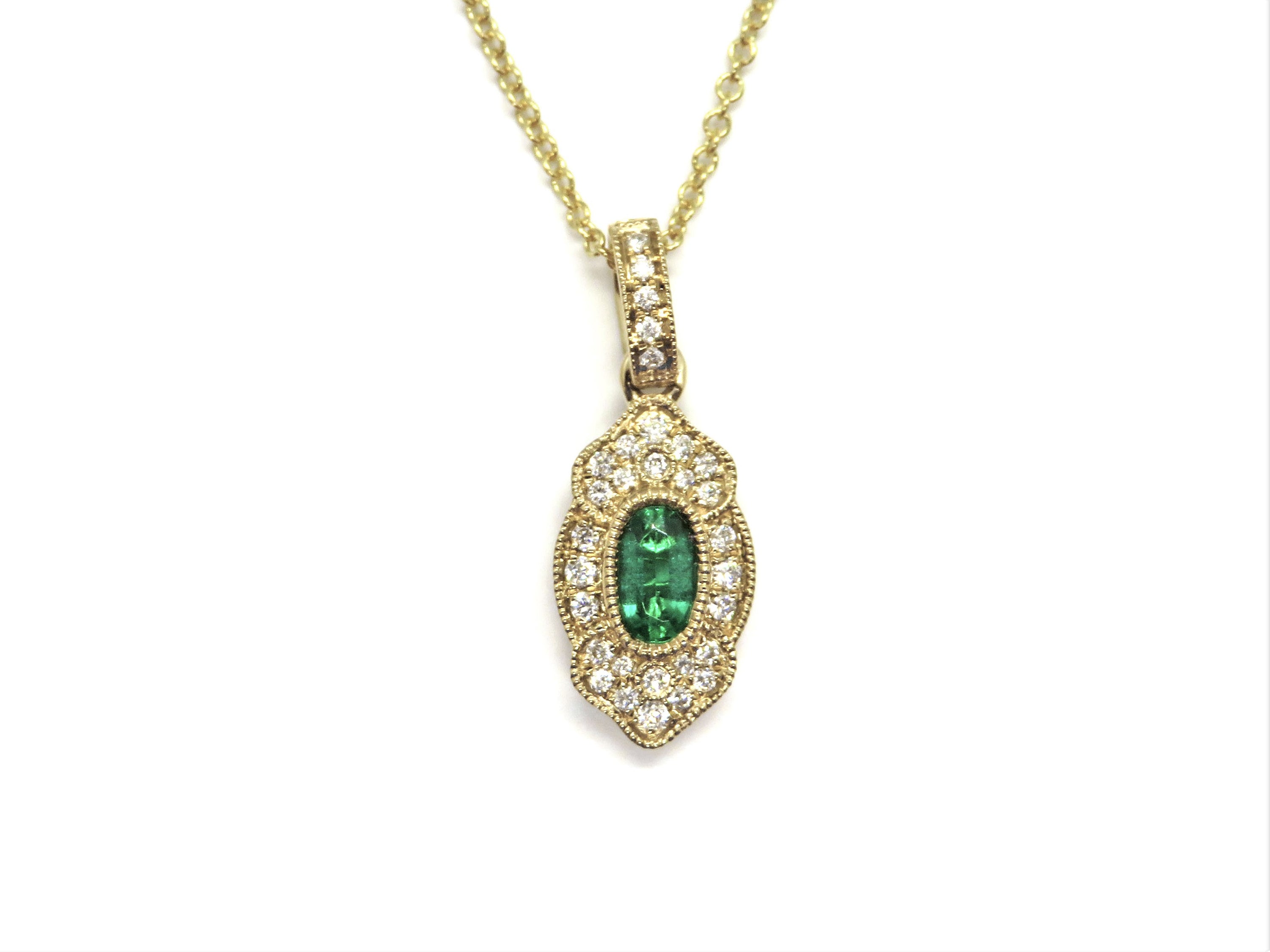 18K Yellow Gold Vintage Style Emerald & Diamond Pendant Necklace