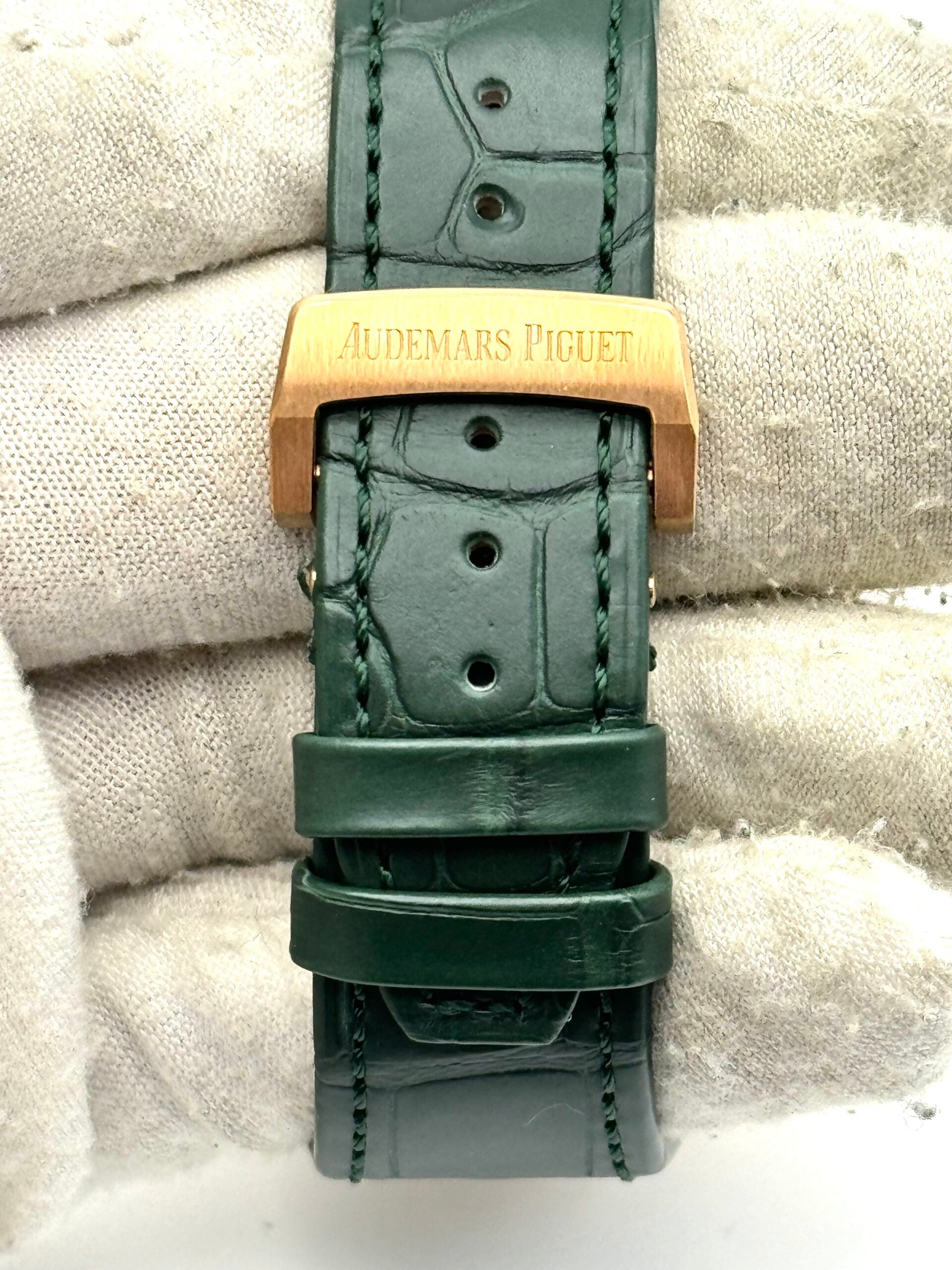 AUDEMARS PIGUET カーキ　レザー　ボストンバッグ Audemars Piguet Royal Oak 26240OR – Golden Anvil Jewelers