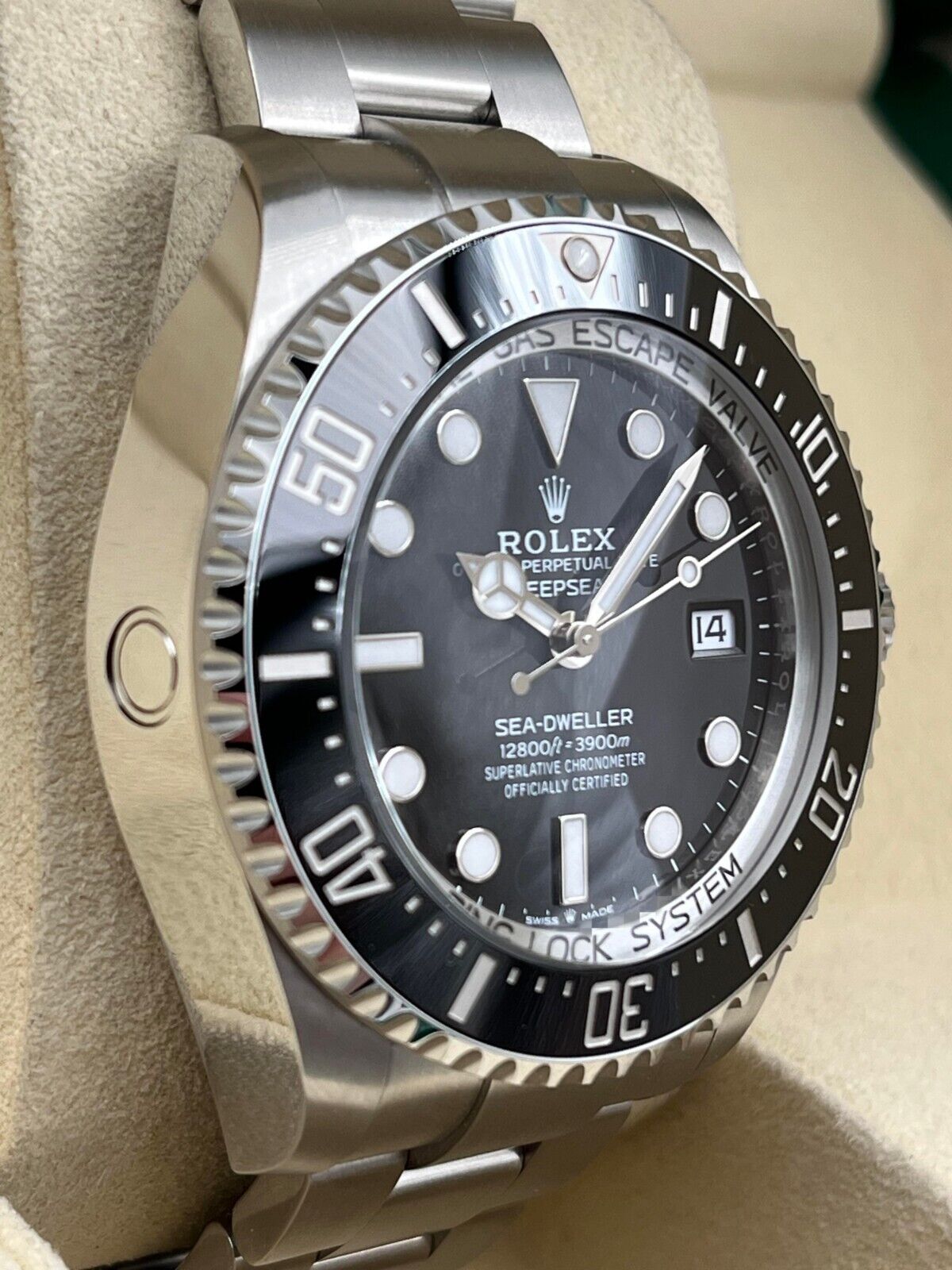Rolex Sea-Dweller Deepsea 136660