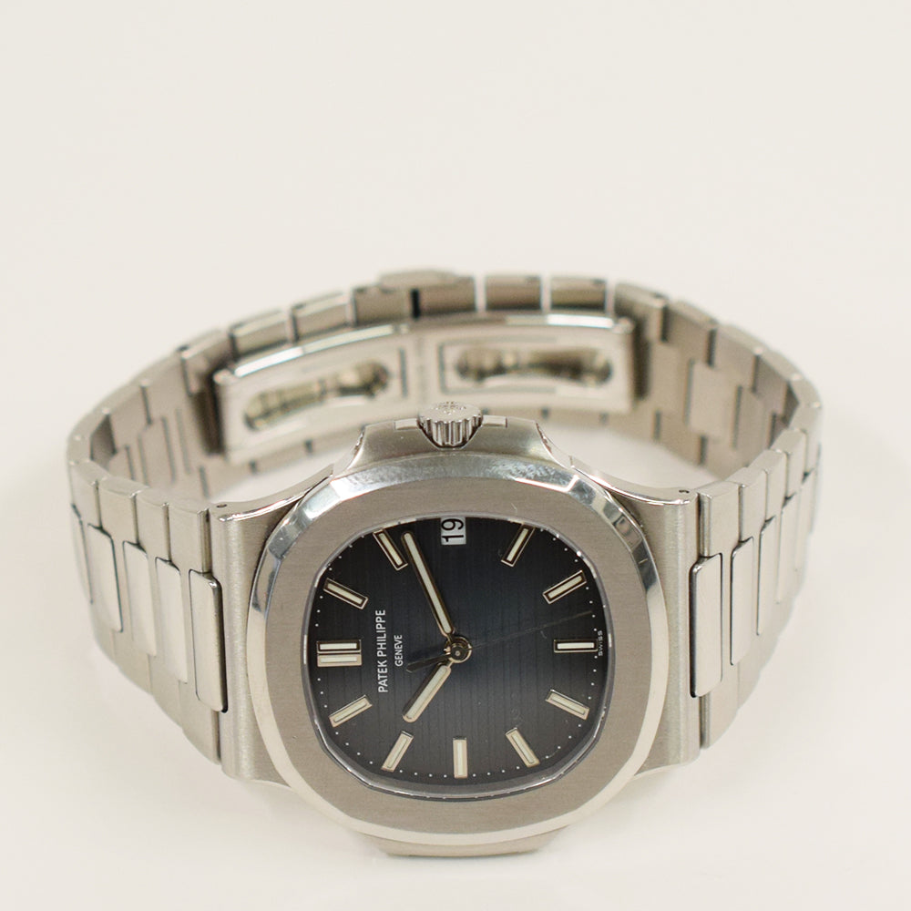Nautilus Date 40mm Stainless Steel selfwinding  5711/1A-001