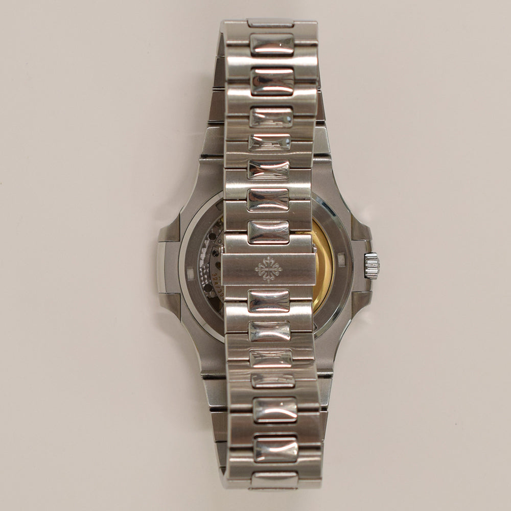 Nautilus Date 40mm Stainless Steel selfwinding  5711/1A-001