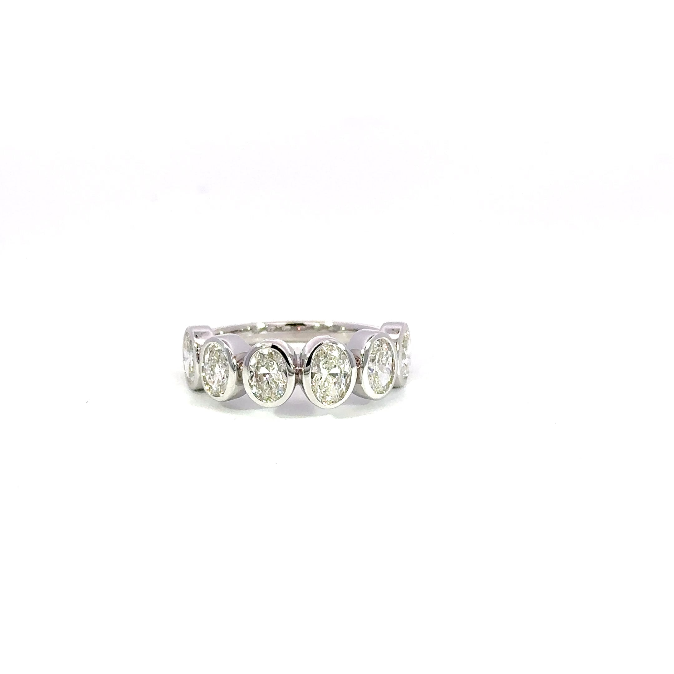 18kt wg Six Oval Diamond Ring