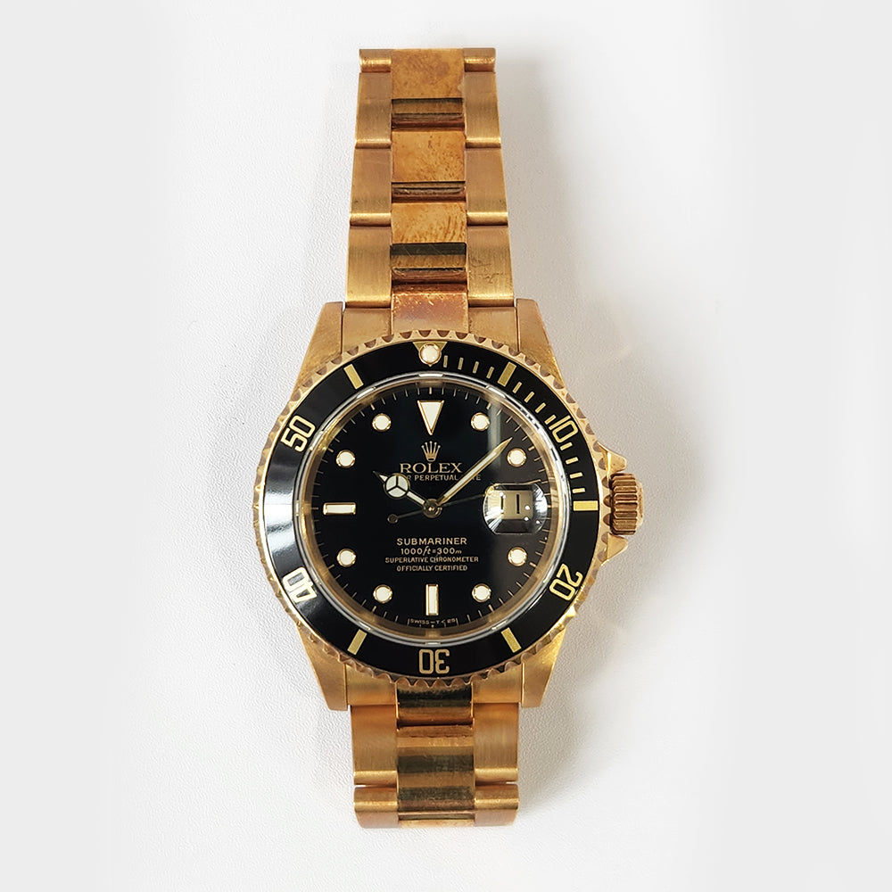 Submariner Date 40mm Black Bezel Yellow Gold 16618