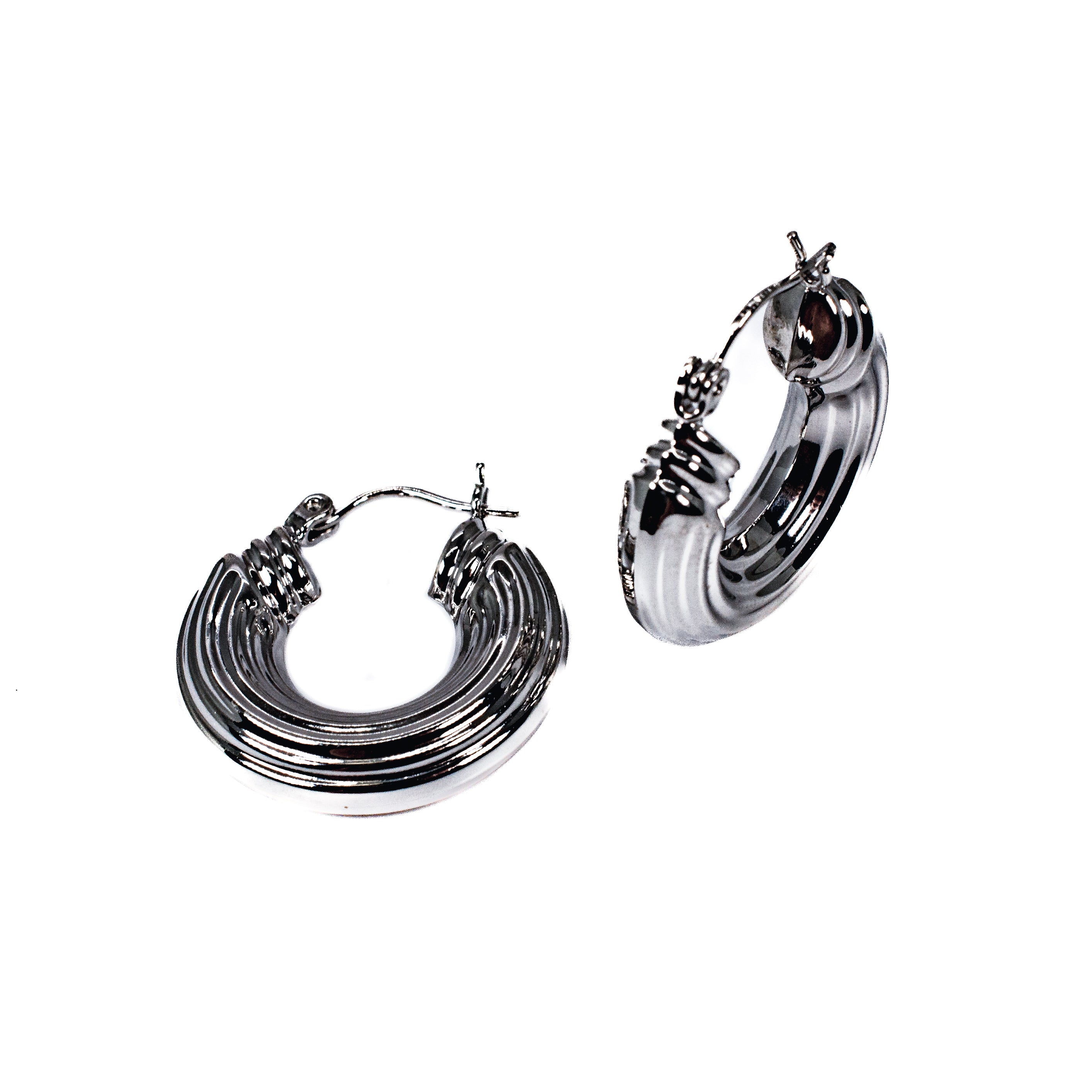 14kt White Gold Ribbed Hoop Fashion Earrings