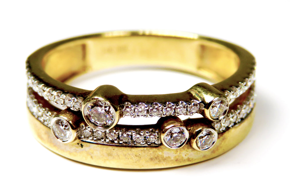 14kt yg 2 layer diamond ring .