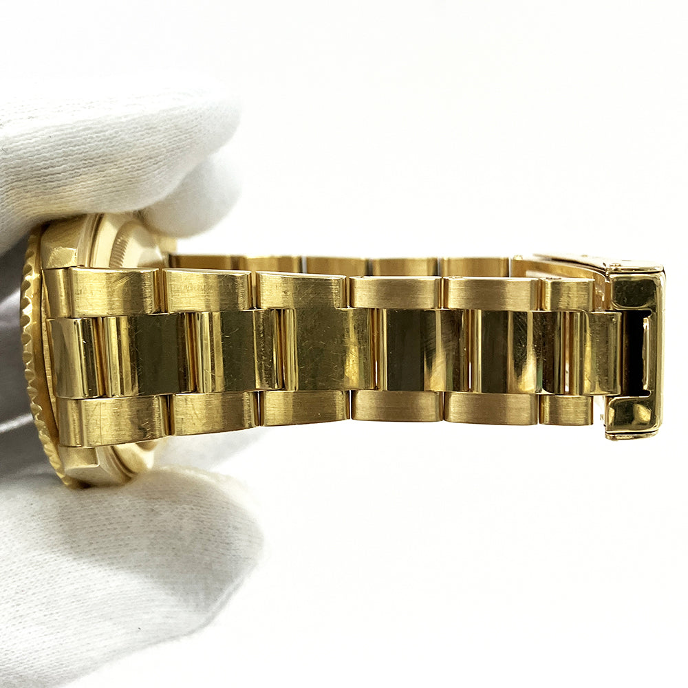 Submariner Date 40mm Black Bezel Yellow Gold 16618LN