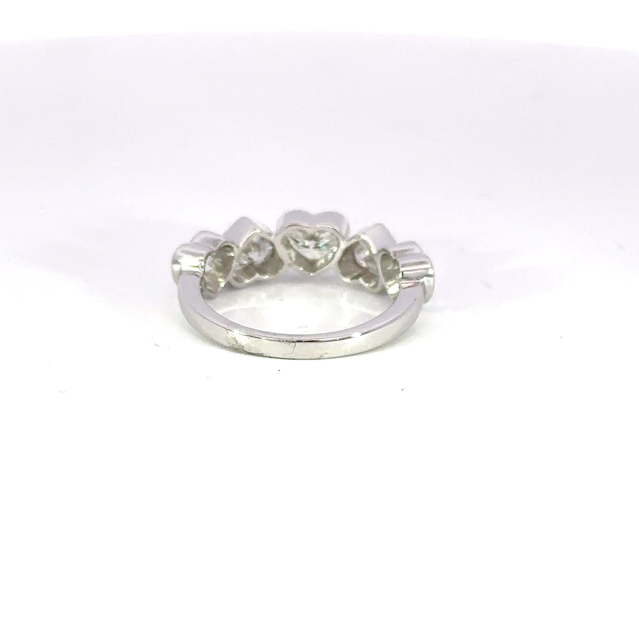 18kt wg Five Heart Diamond Rin