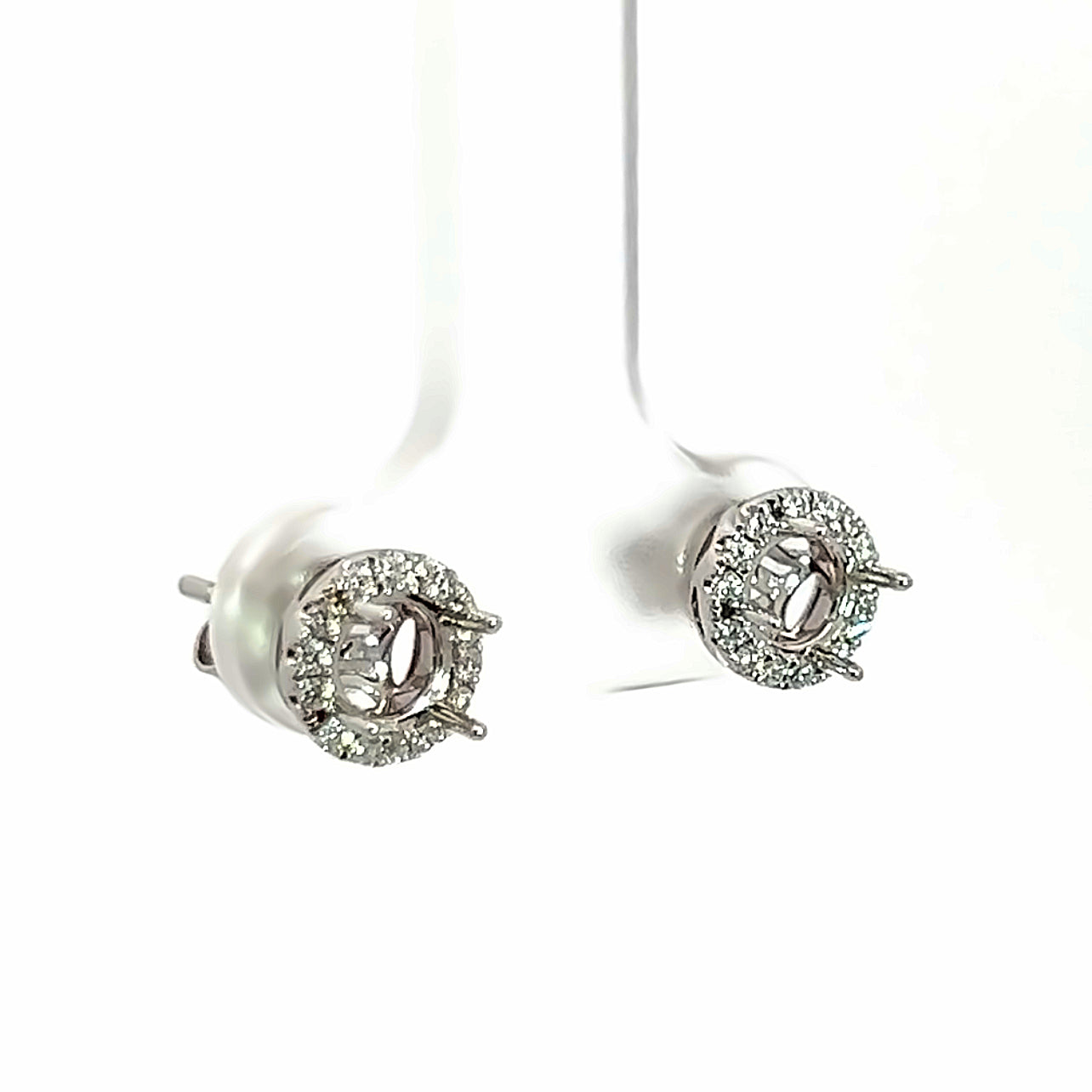 14kt wg smnt Earrings w/dia halo 0.15cts