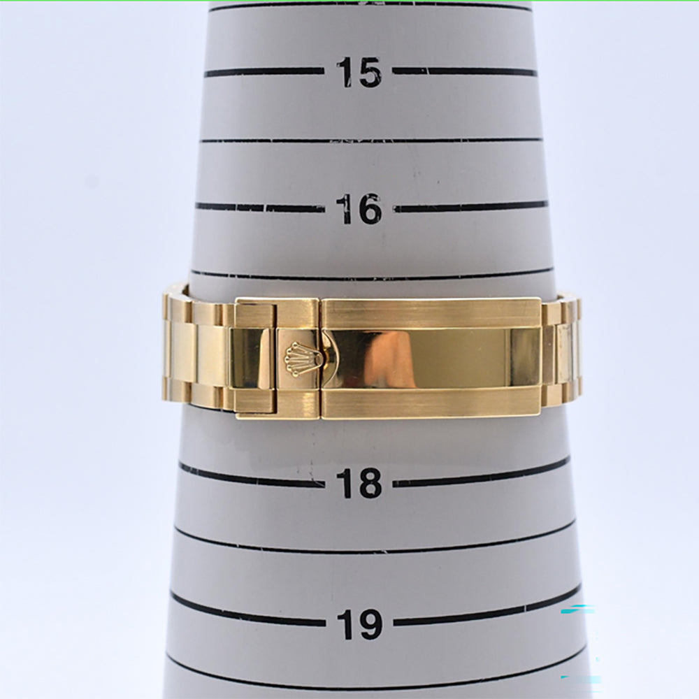 Submariner Date 40mm Black Bezel Yellow Gold 116618GLB