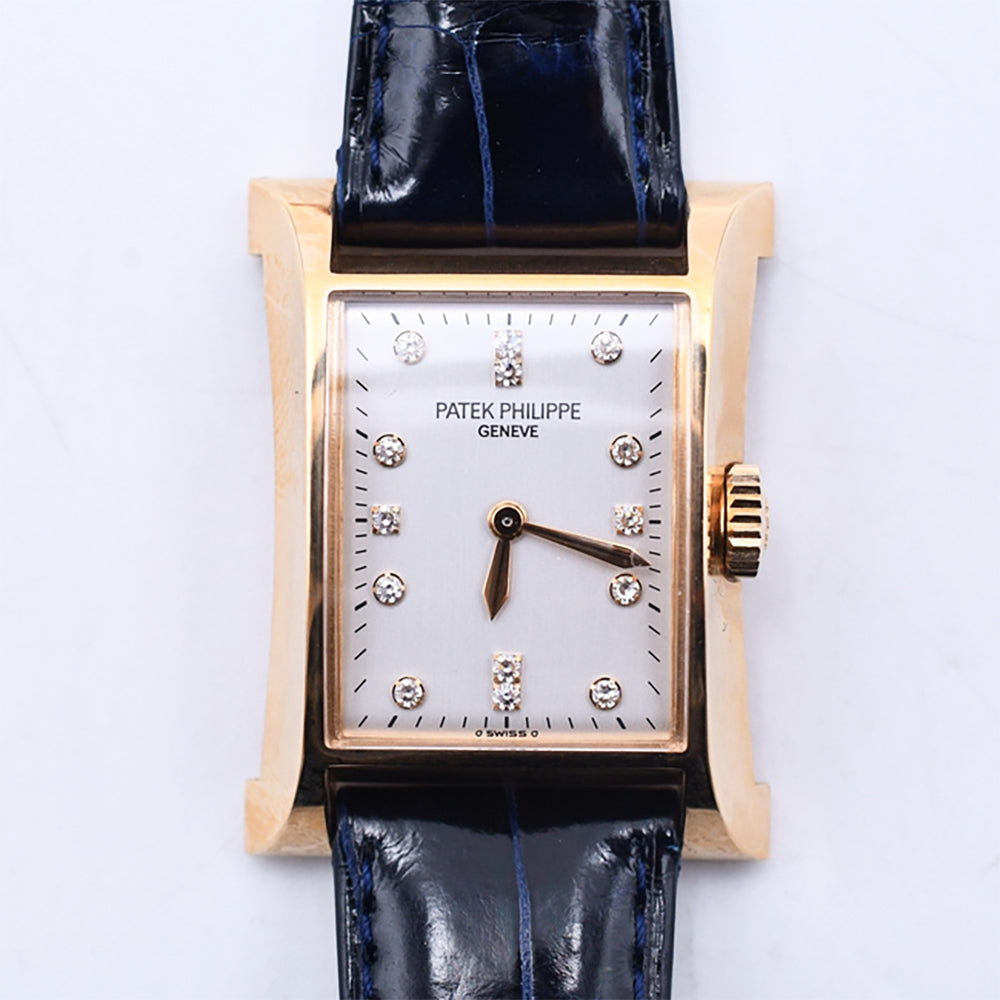 Pagoda 32mm × 22mm Yellow Gold Manual Winding 4900