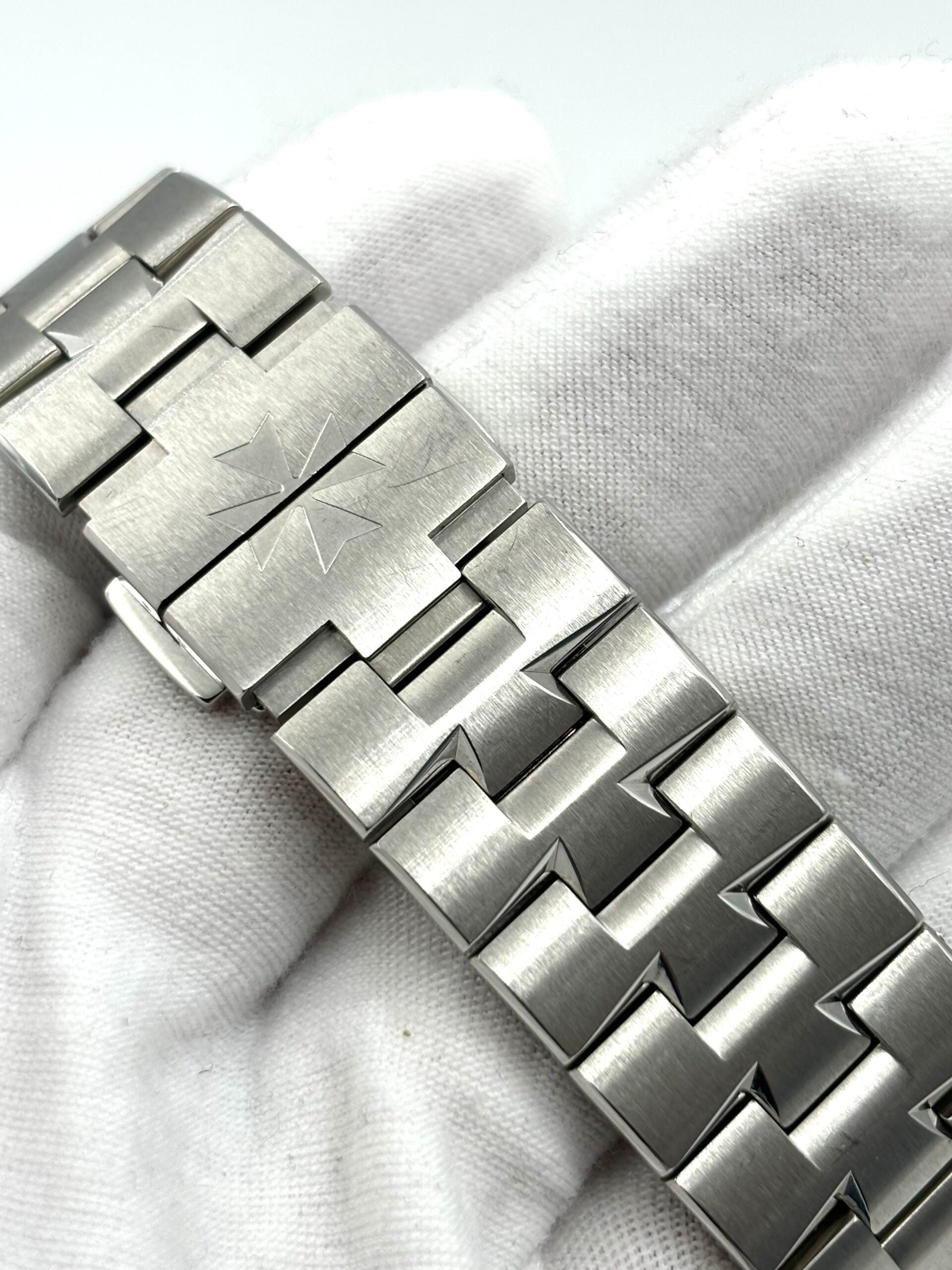 Vacheron Constantin Overseas 4500V/110A-B146