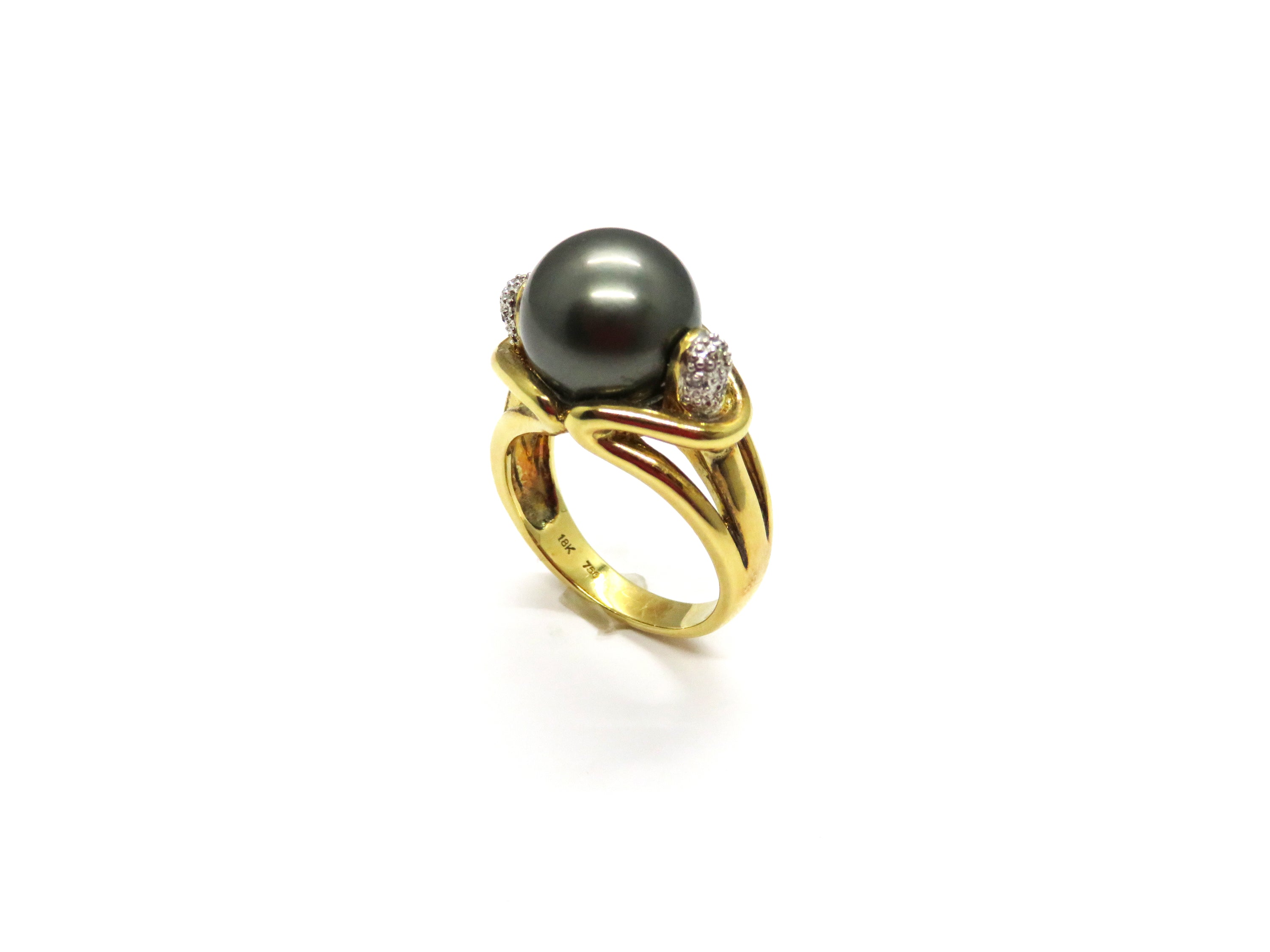 18kt Yellow Gold Black South Sea Pearl and Diamond Ring