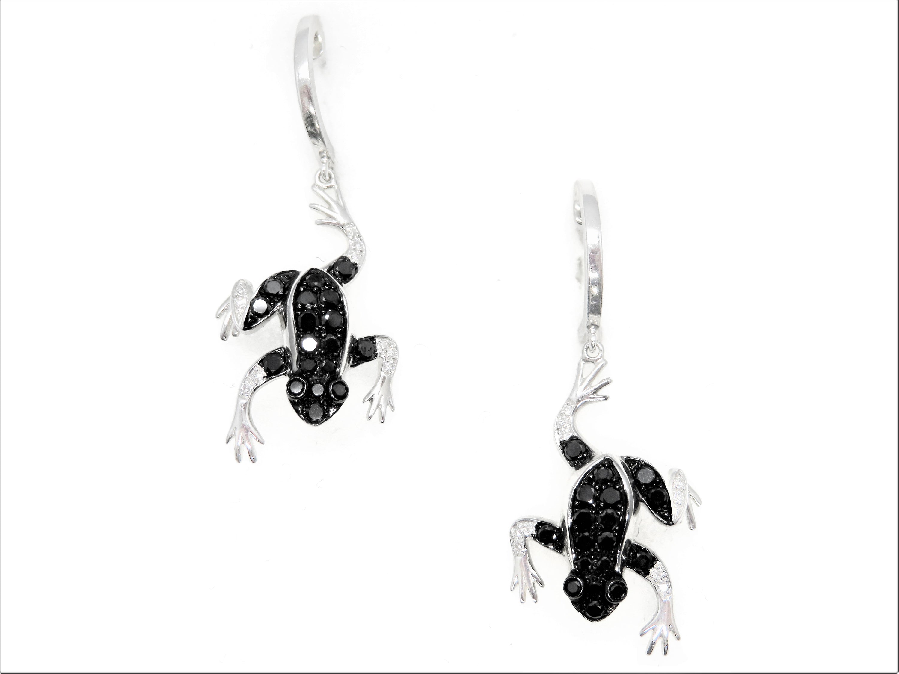 14kt White Gold with Black and White Diamonds Frog Earrings