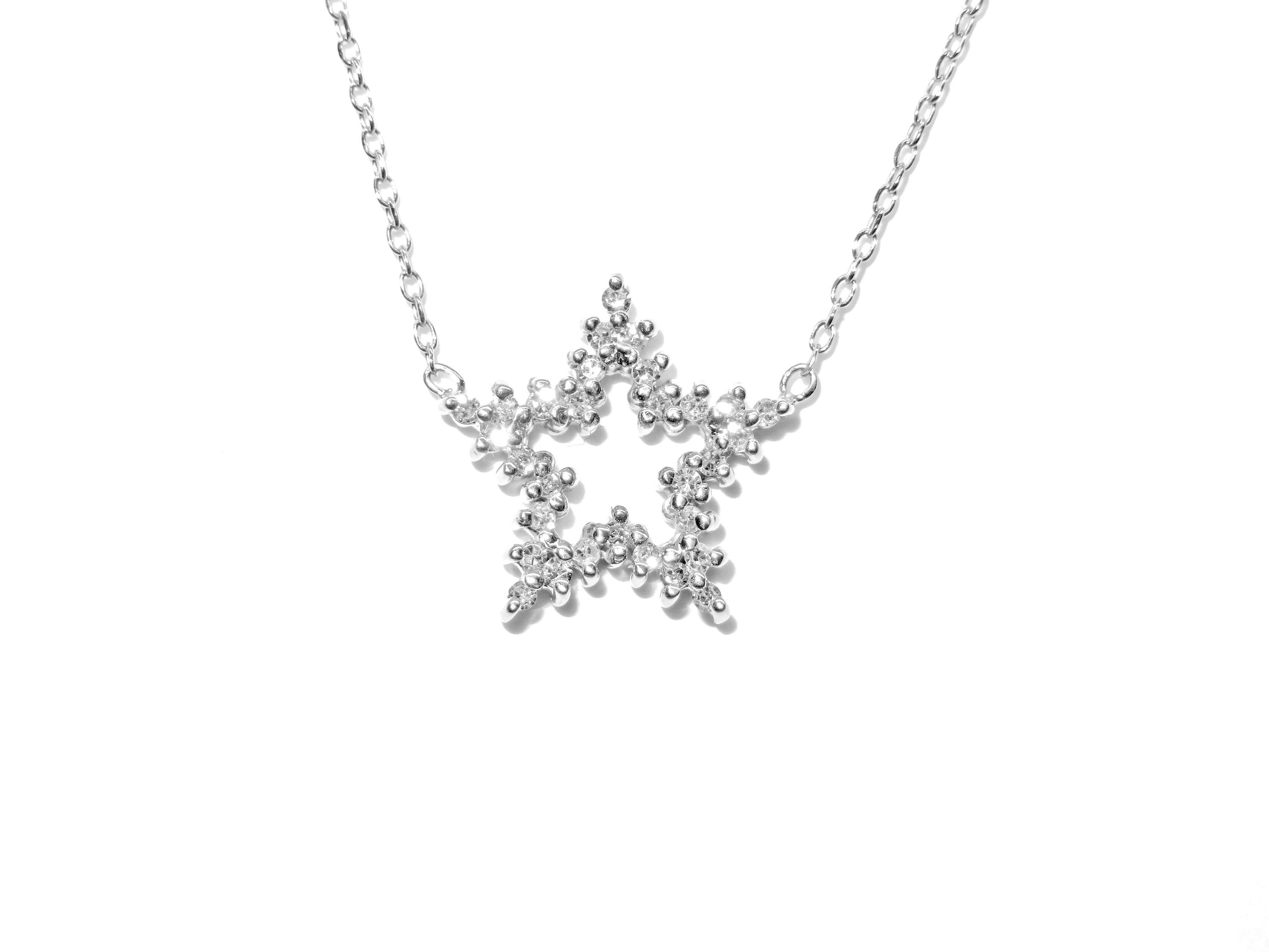 14kt White Gold Diamond Star Pendant Necklace