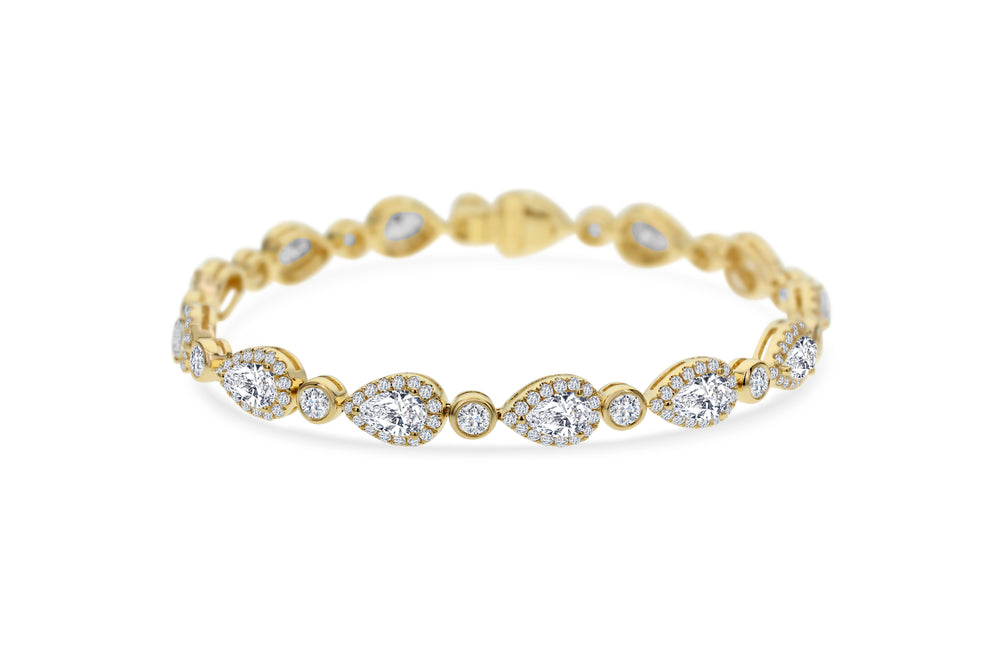 18K Yellow Gold Pear & Round Diamond Bracelet (9.30cttw)