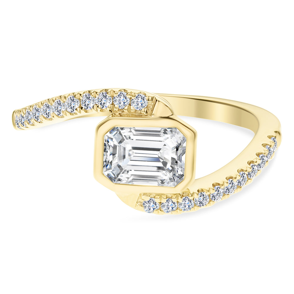 18K Yellow Gold Emerald Cut & Round Diamond Ring