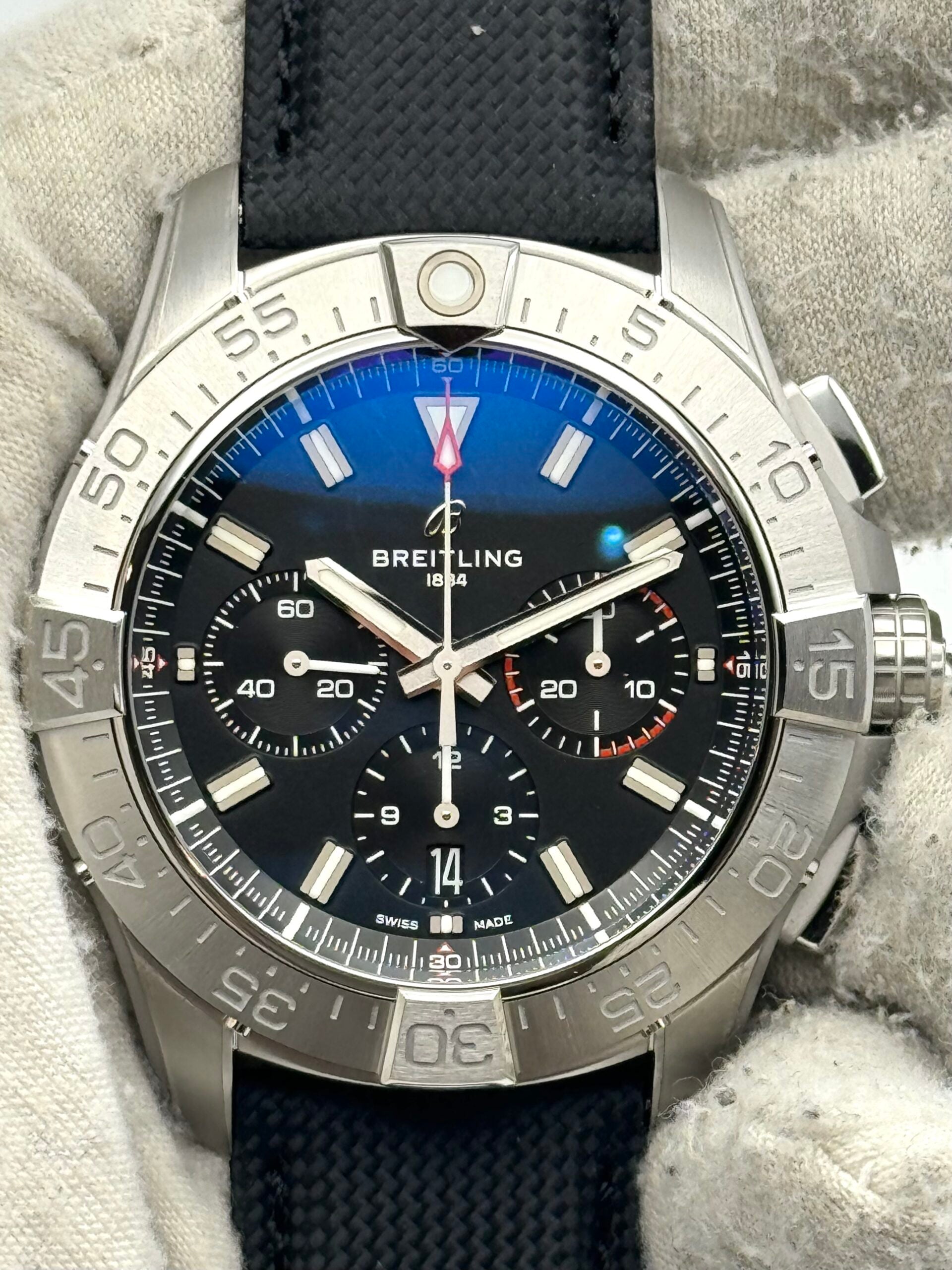 Breitling Avenger AB0147
