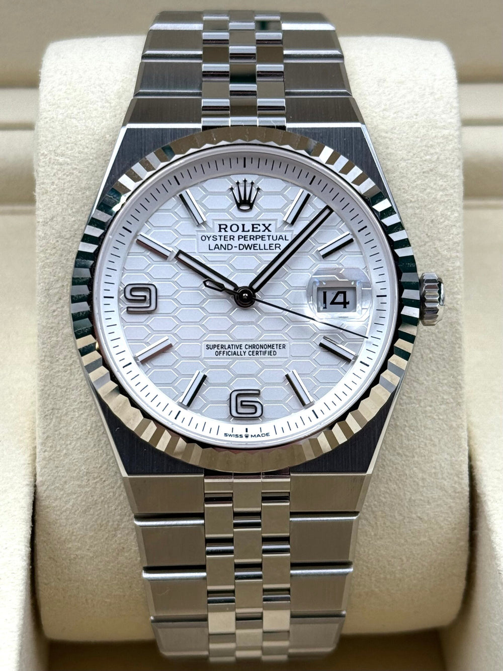 Rolex Land-Dweller 127334