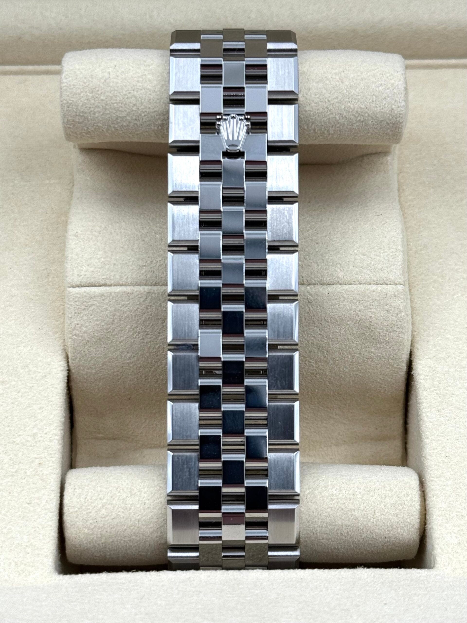 Rolex Land-Dweller 127334