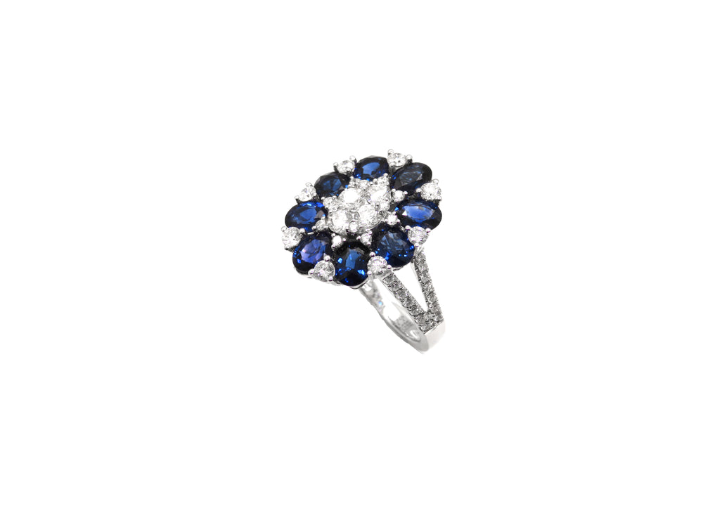 18kt White Gold Sapphire & Diamond Oval Cluster Fashion Ring