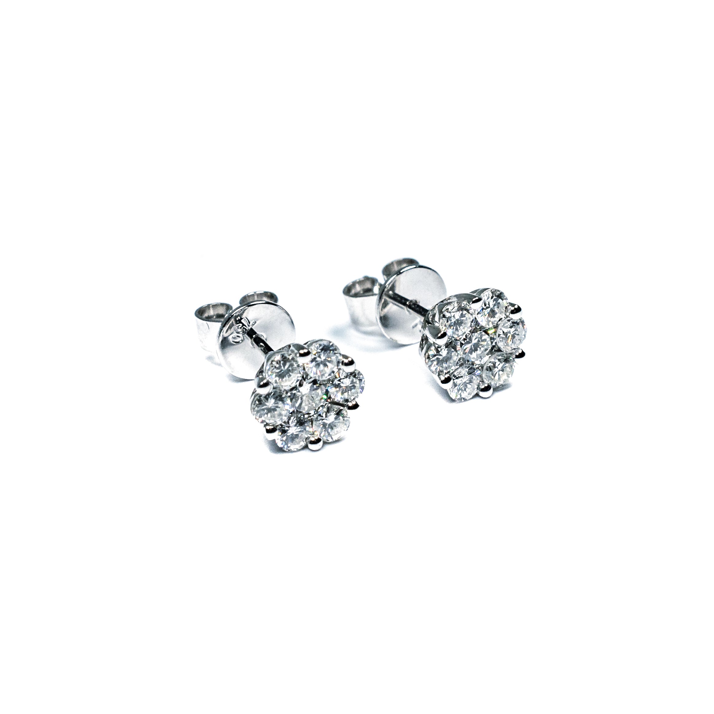 18kt White Gold Diamond Cluster Stud Earrings