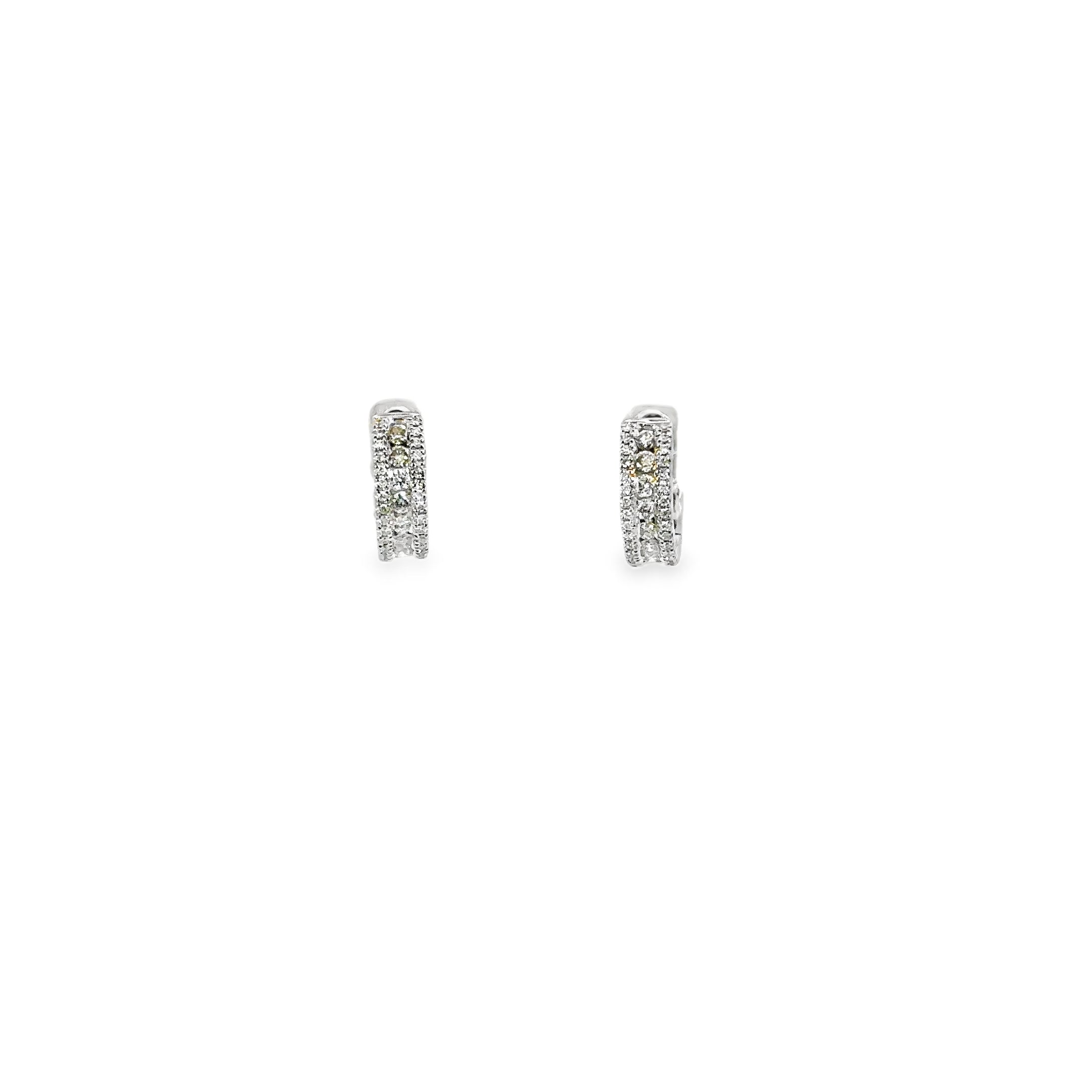 18kt wg 3-Row Diamond Huggie E