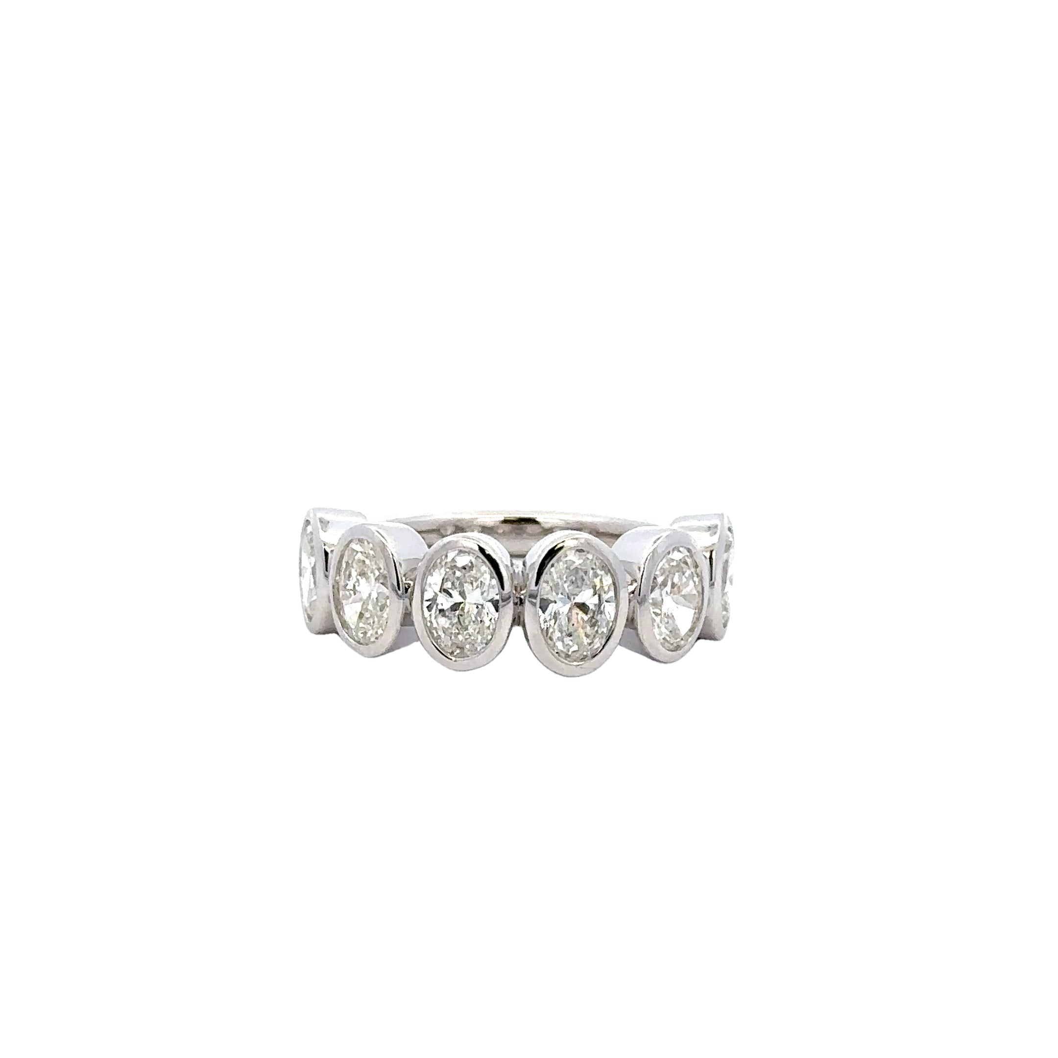 18kt White Gold Oval Bezel Set Diamond Ring