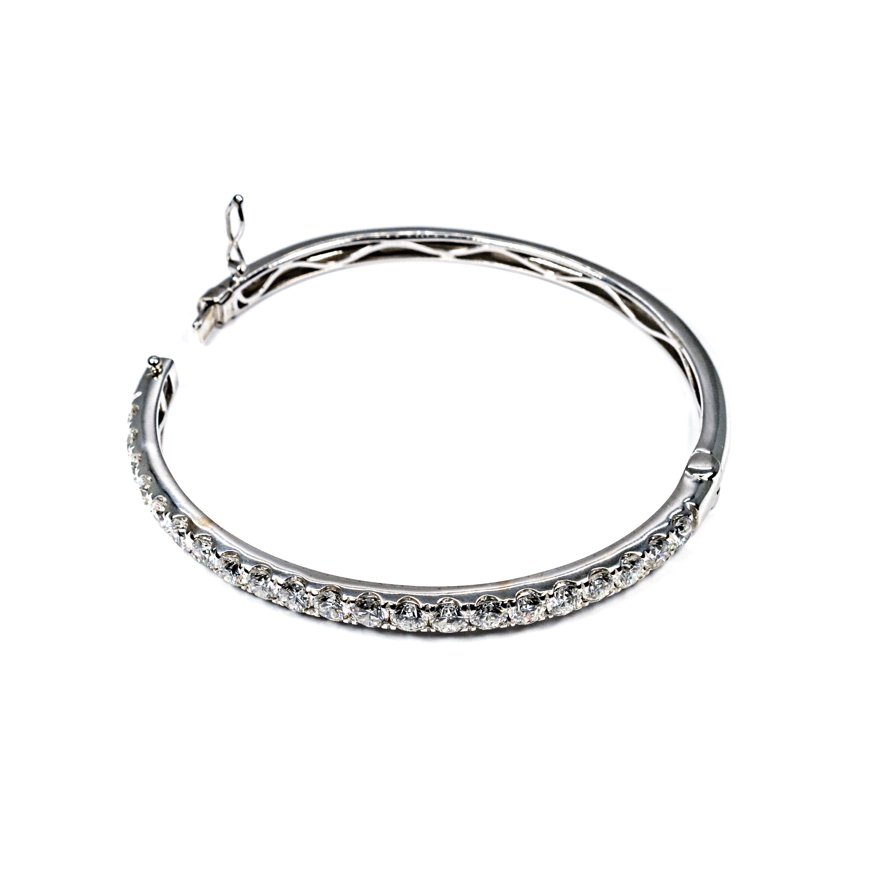 18kt White Gold 5ct Diamond Fashion Bangle Bracelet