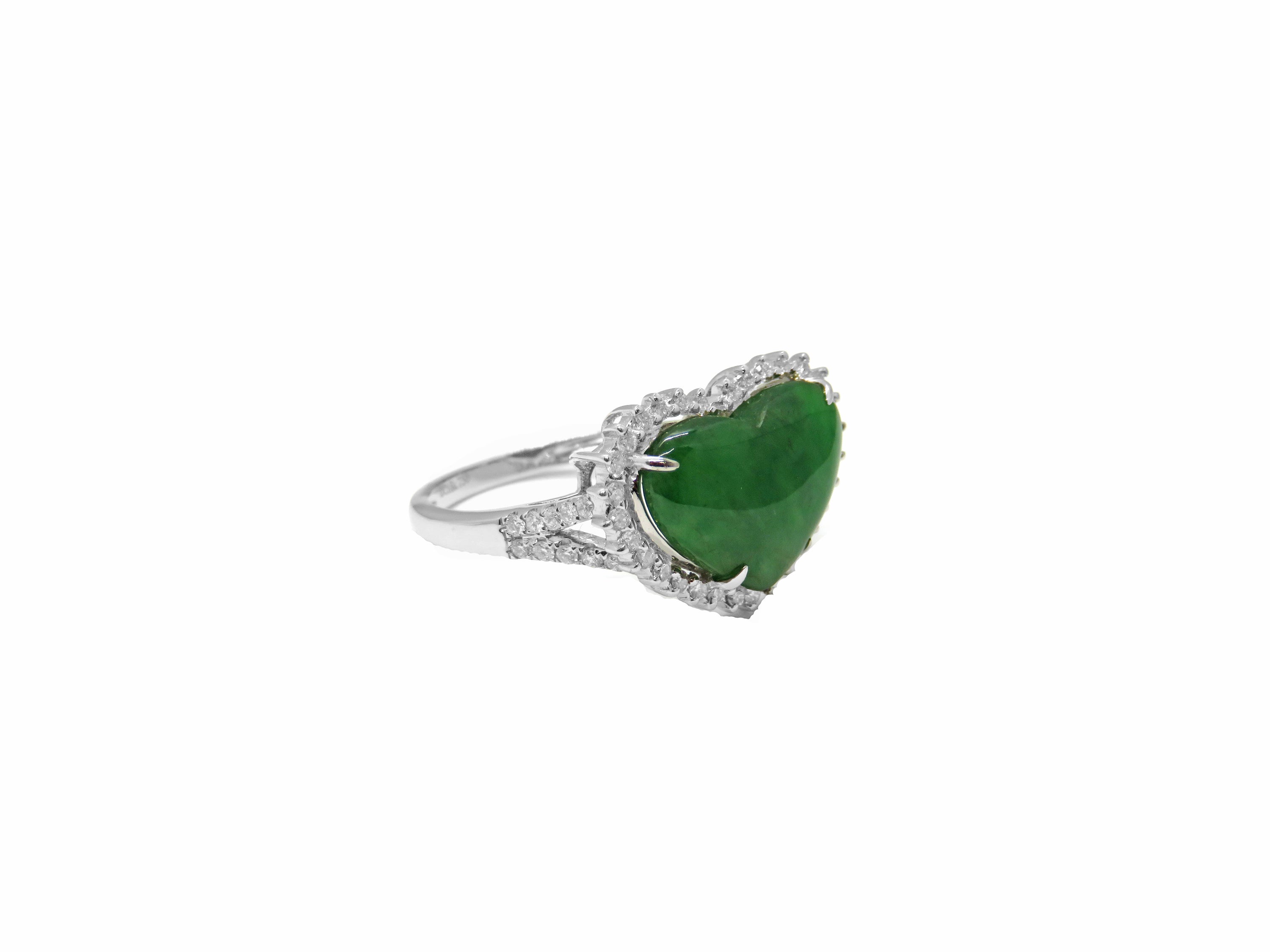 18kt White Gold Heart Shape Jade and Diamond Fashion Ring