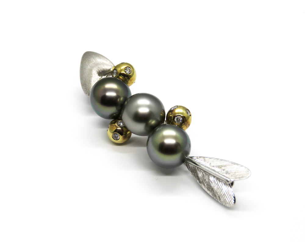 18kt Two Tone White and Yellow Gold Black Pearl and diamond Arrow Pin