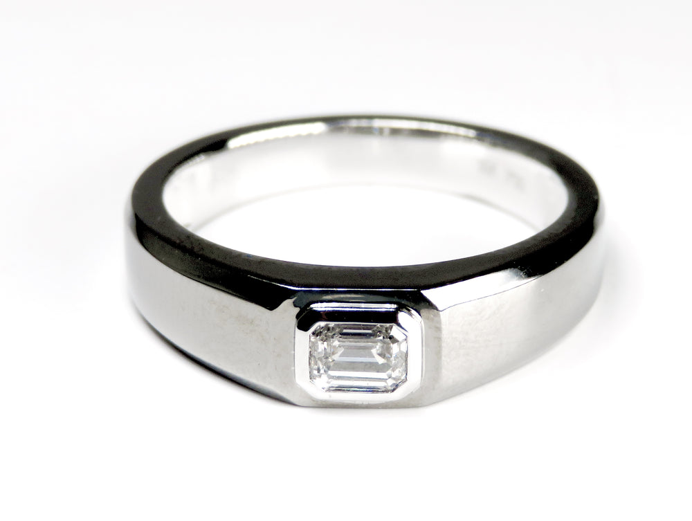 18kt Black Rhodium 1-Stone Diamond Ring