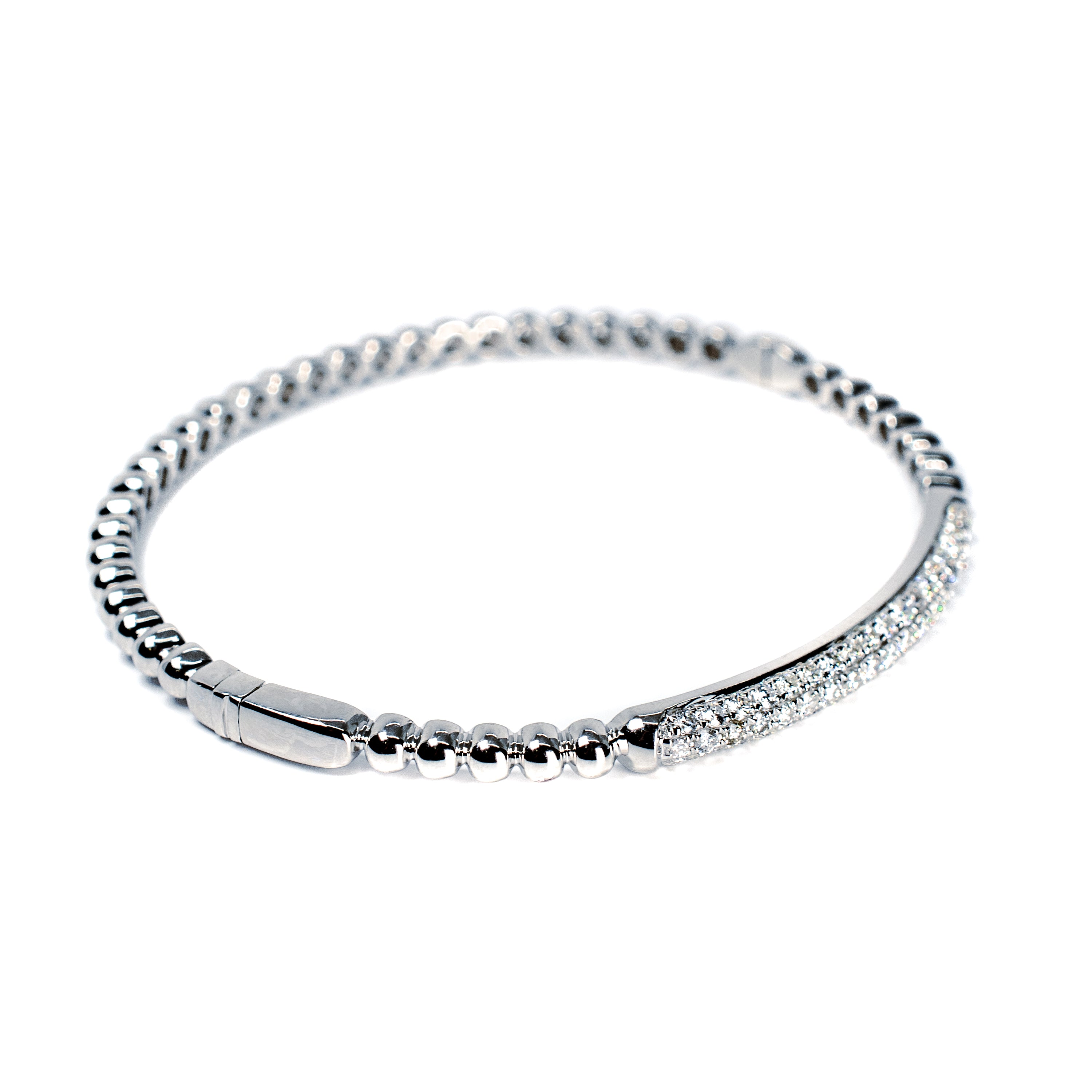 18kt wg dia Bangle 55=1.06cts
