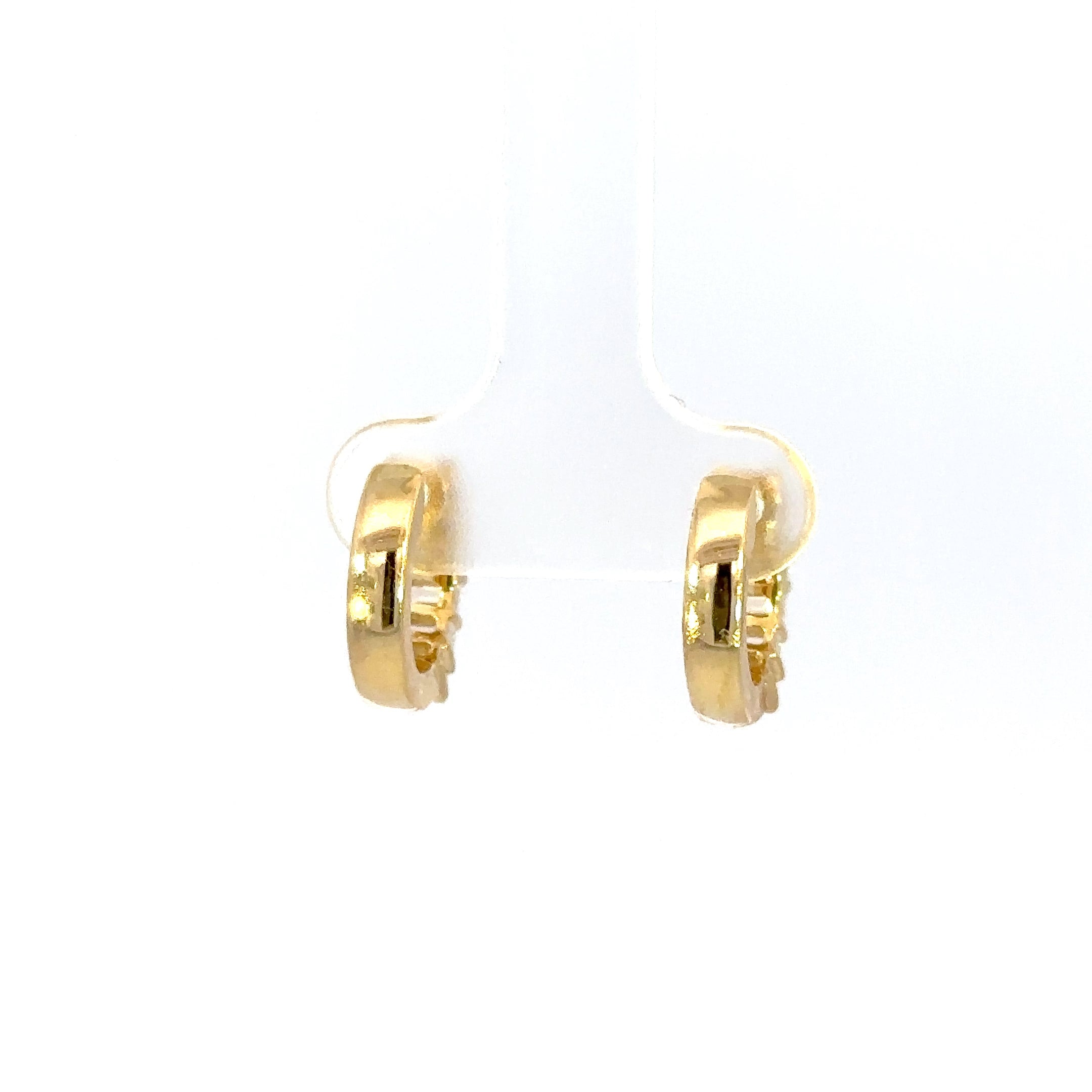 18k yg  prong set diamond hugg