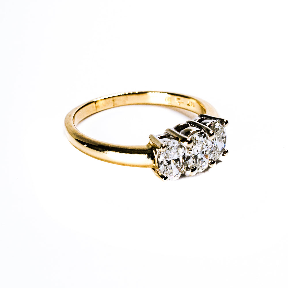 14kt yg 3-Oval dia ring Appx 1