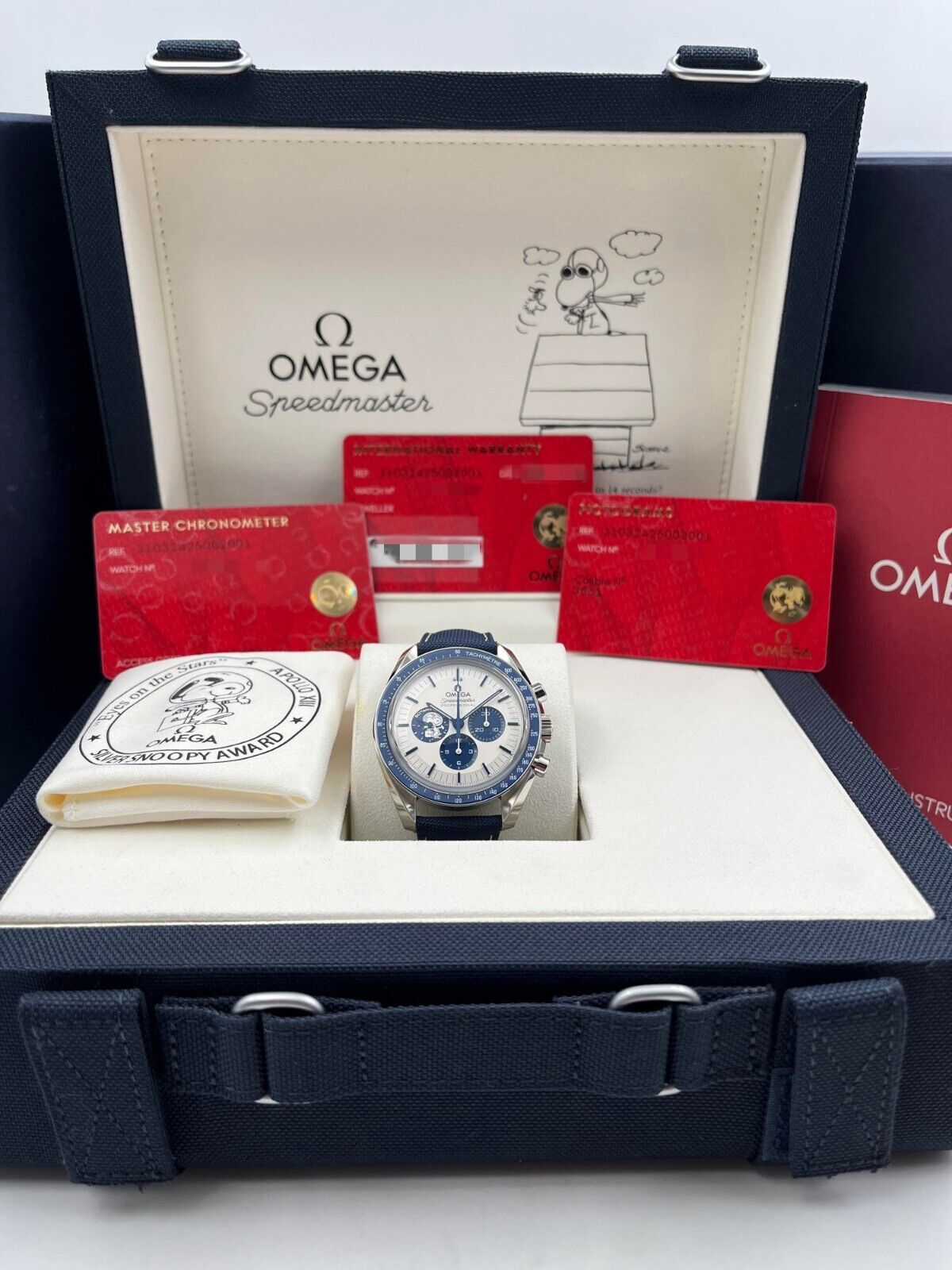 Omega Speedmaster Snoopy 310.32.42.50.02.001