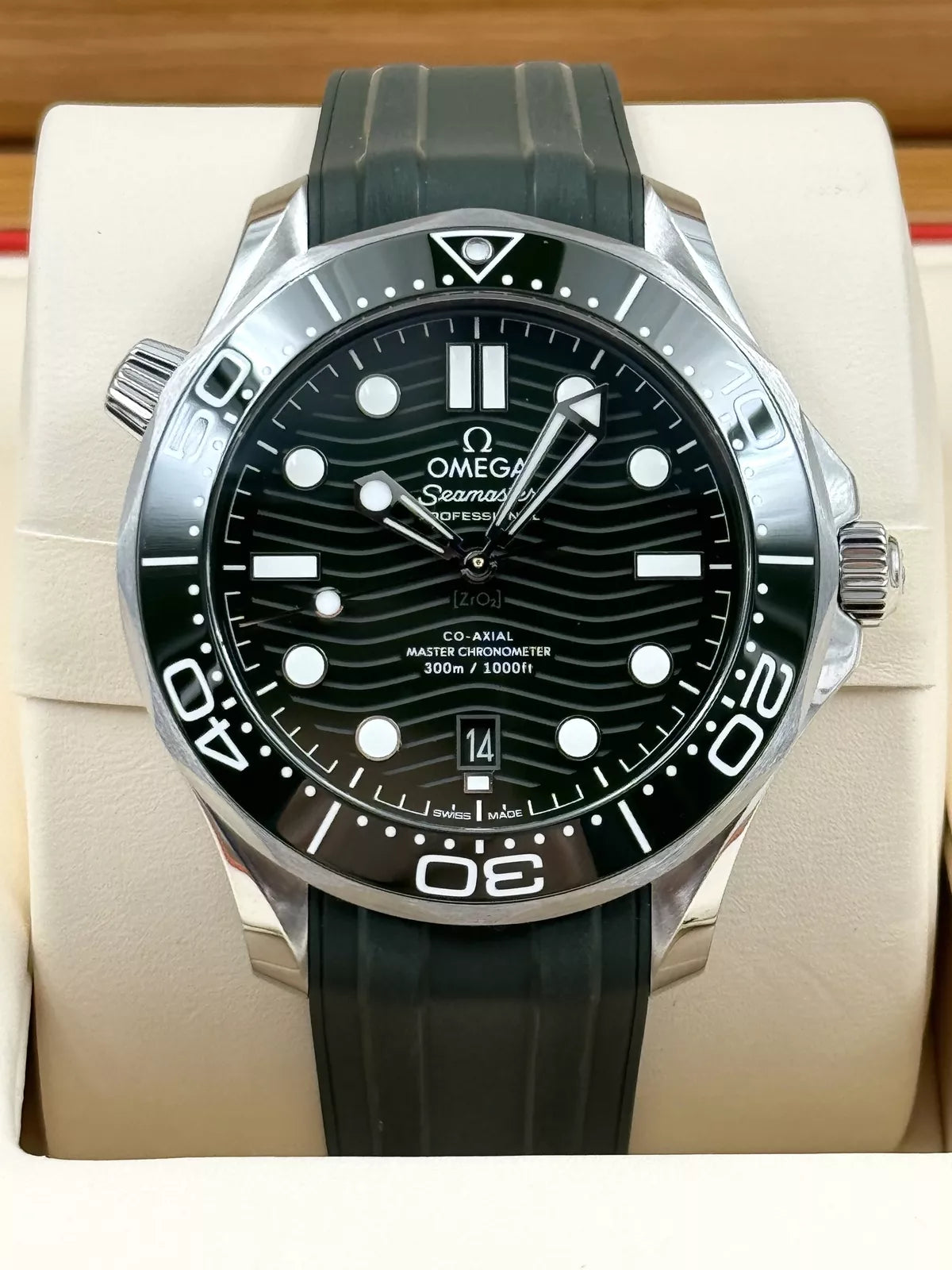 Omega Seamaster 300M 210.32.42.20.10.001