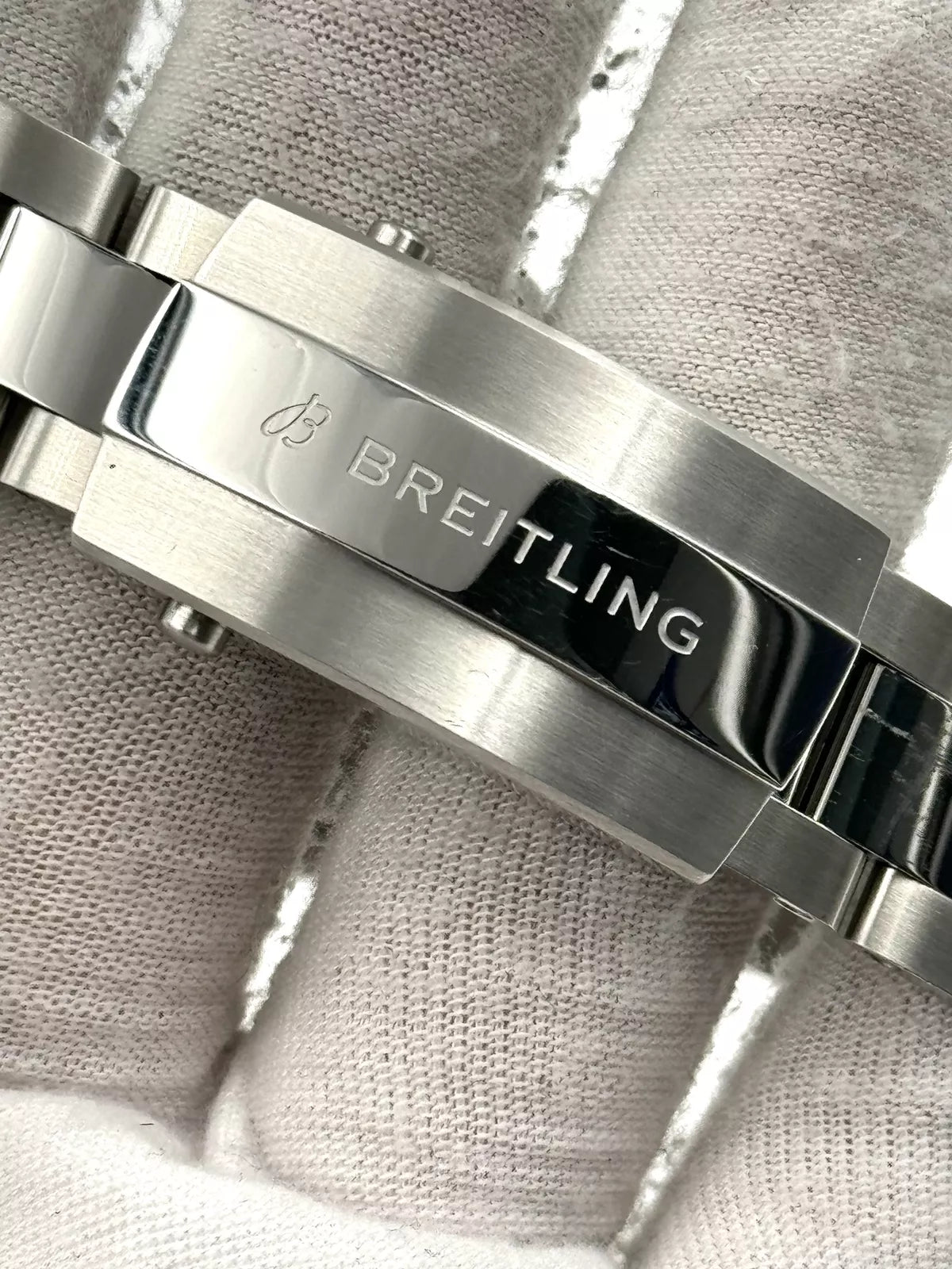 Breitling Superocean A17377