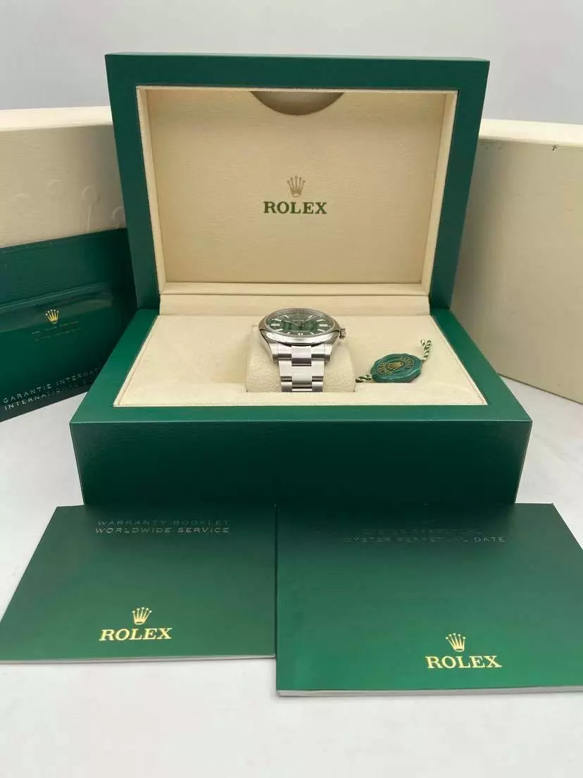 Rolex Oyster Perpetual 124300
